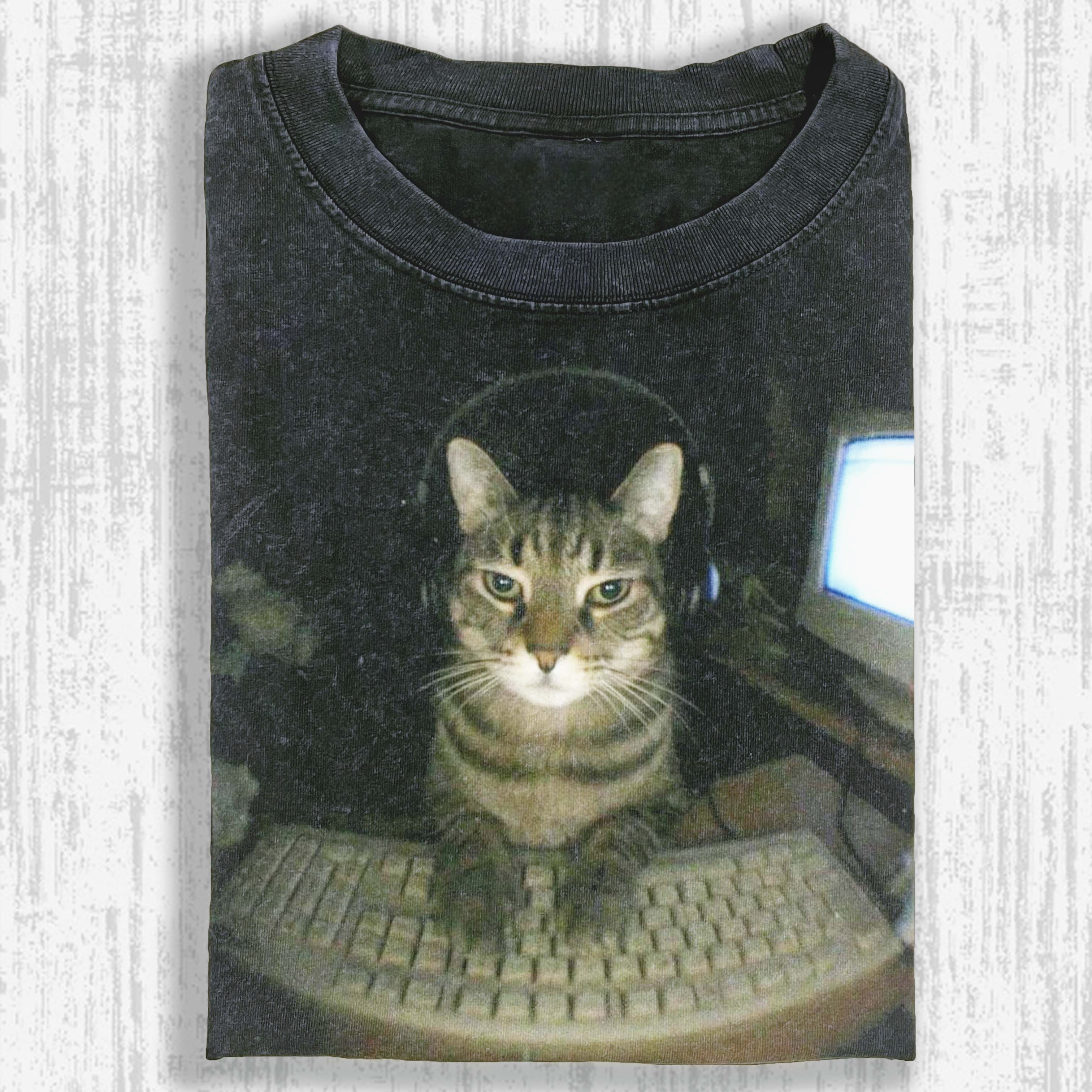 Wacky cat Washed T-shirt