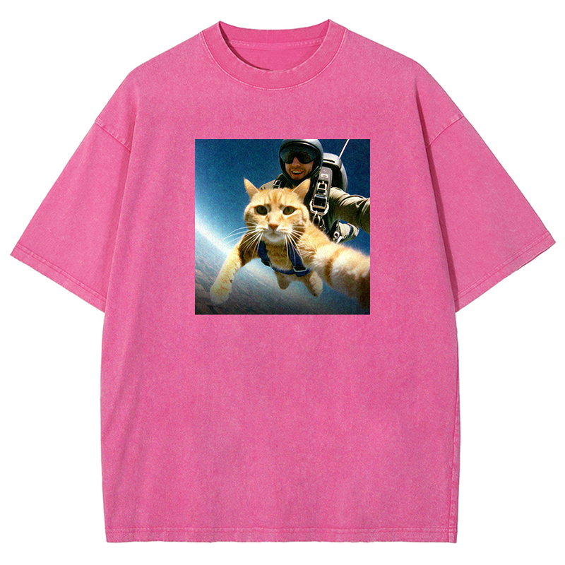 Sky-high Selfie Cat Washed T-shirt
