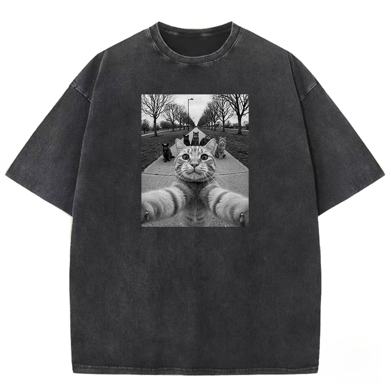 Feline Selfie Club Washed T-shirt