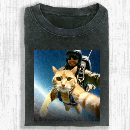 Sky-high Selfie Cat Washed T-shirt