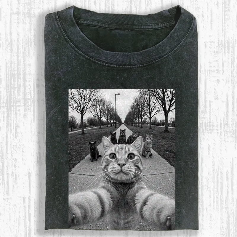Feline Selfie Club Washed T-shirt