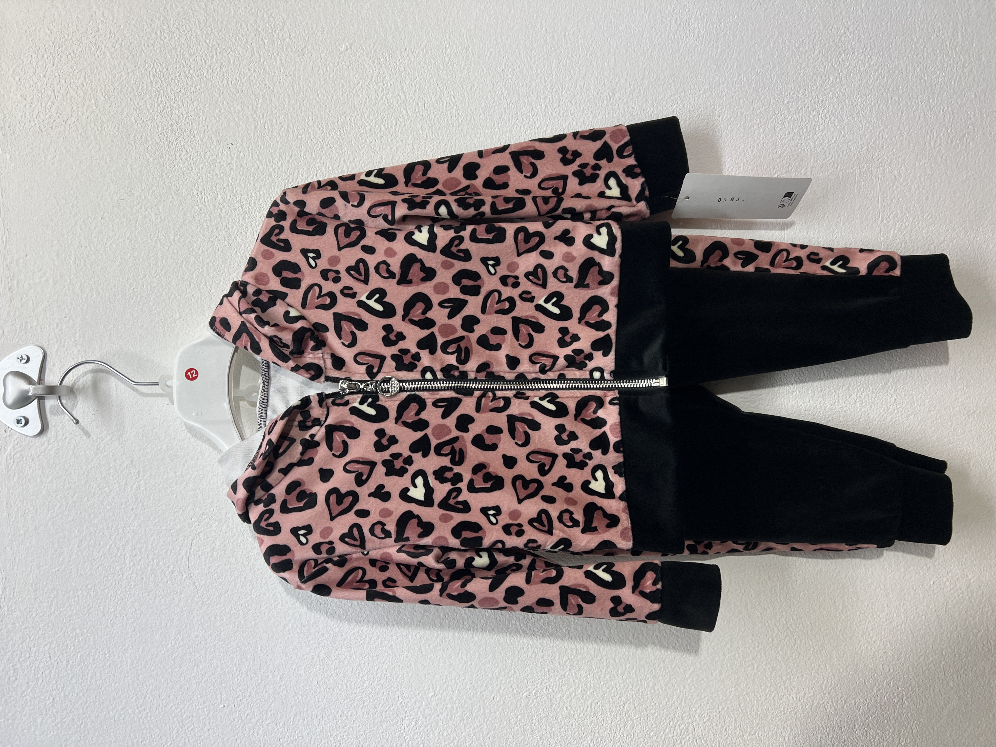 8383 | Tuta leopardata 