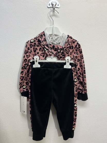 8383 | Tuta leopardata 