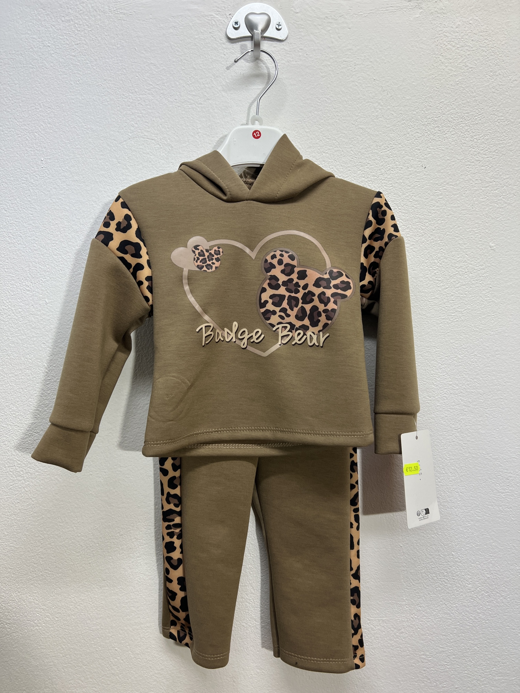 8418 | Tuta leopardate a lati 