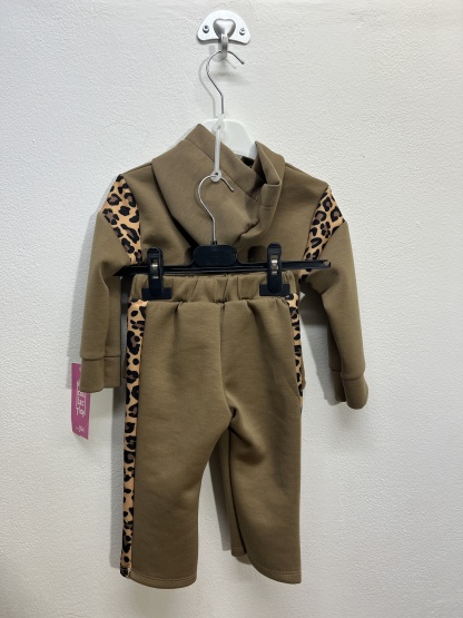 8418 | Tuta leopardate a lati 