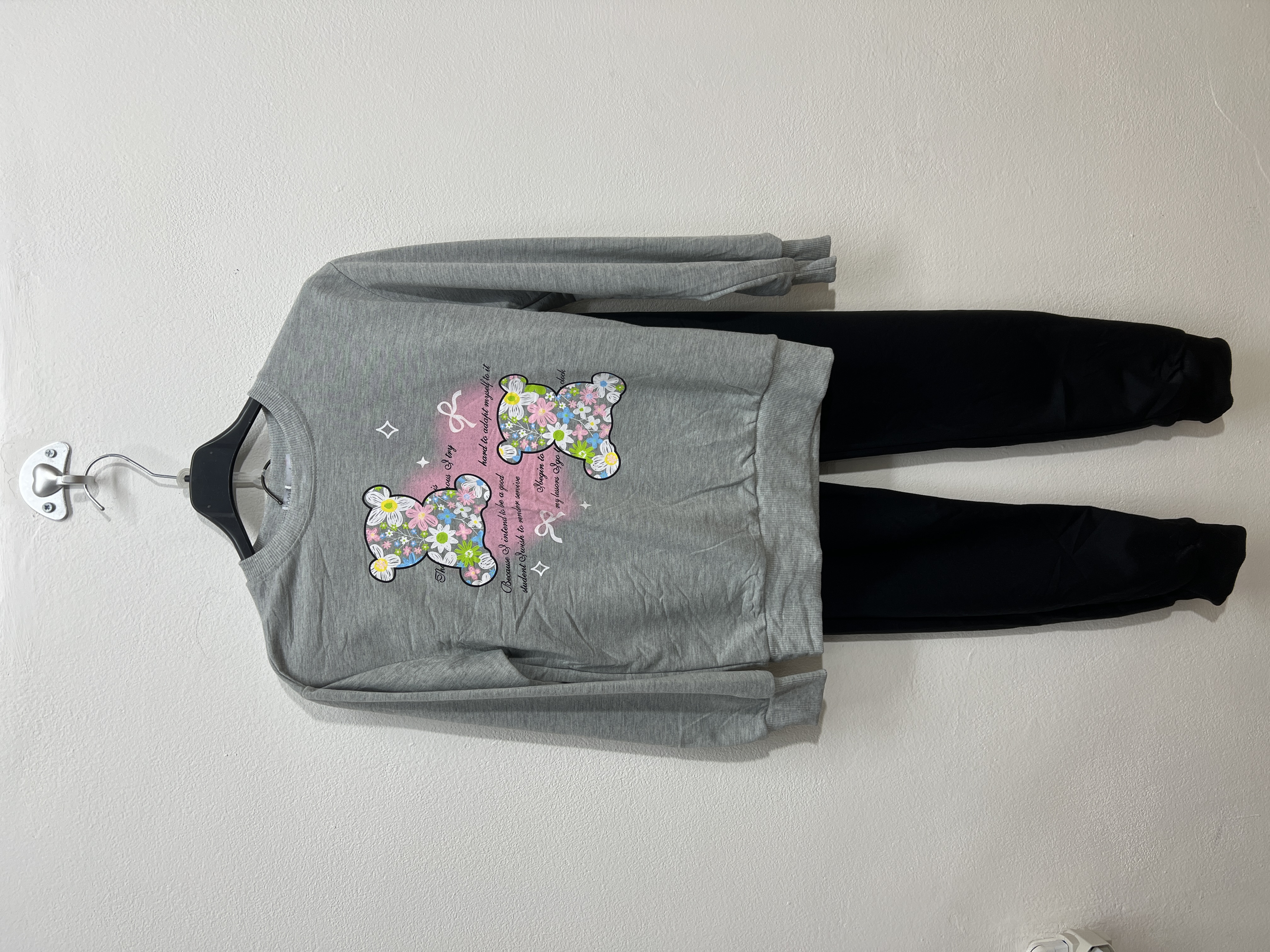 HY-476 | Tuta con orso a fiore 