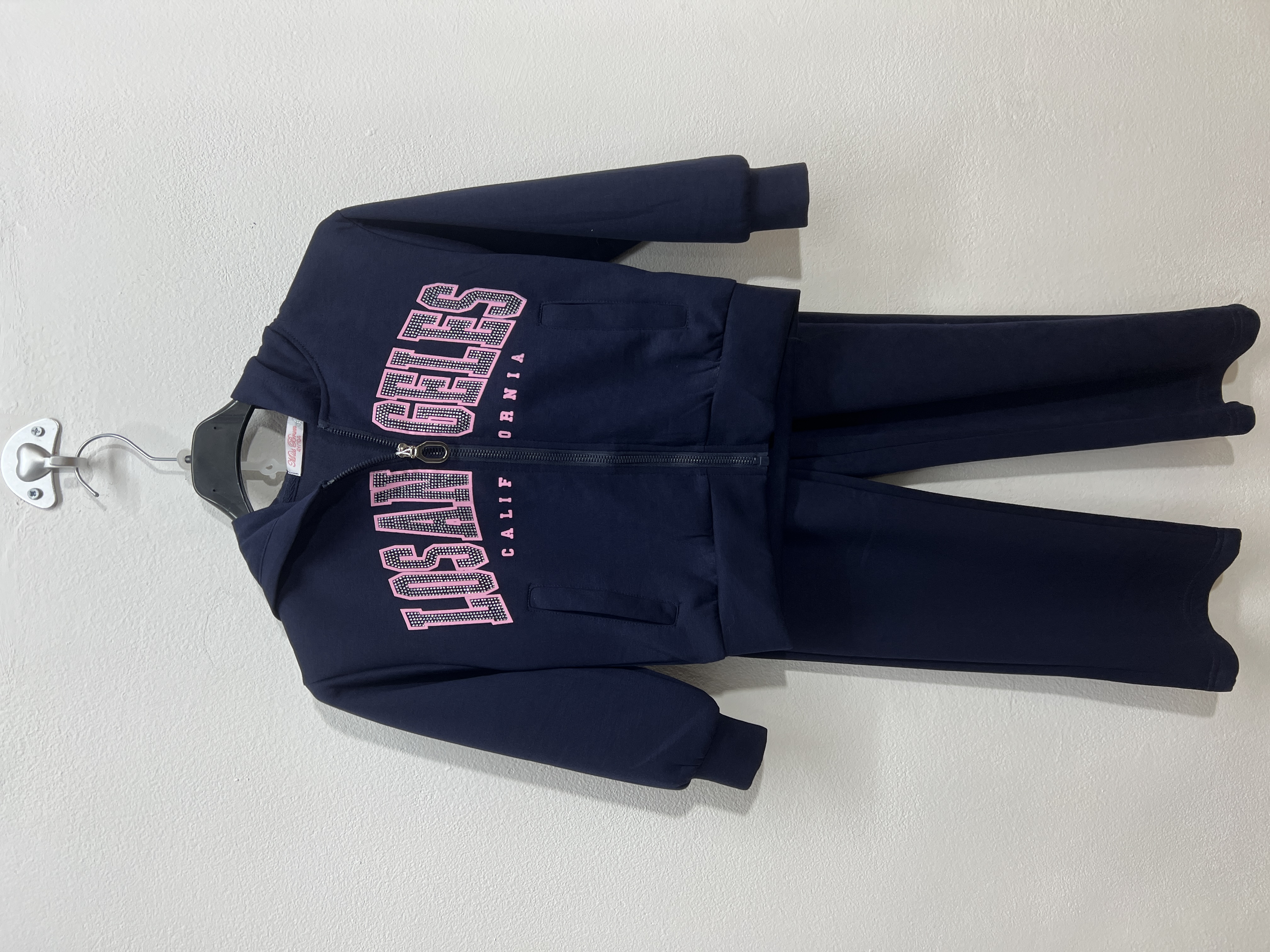 KA-1059 | Tuta con scritta brillantinato