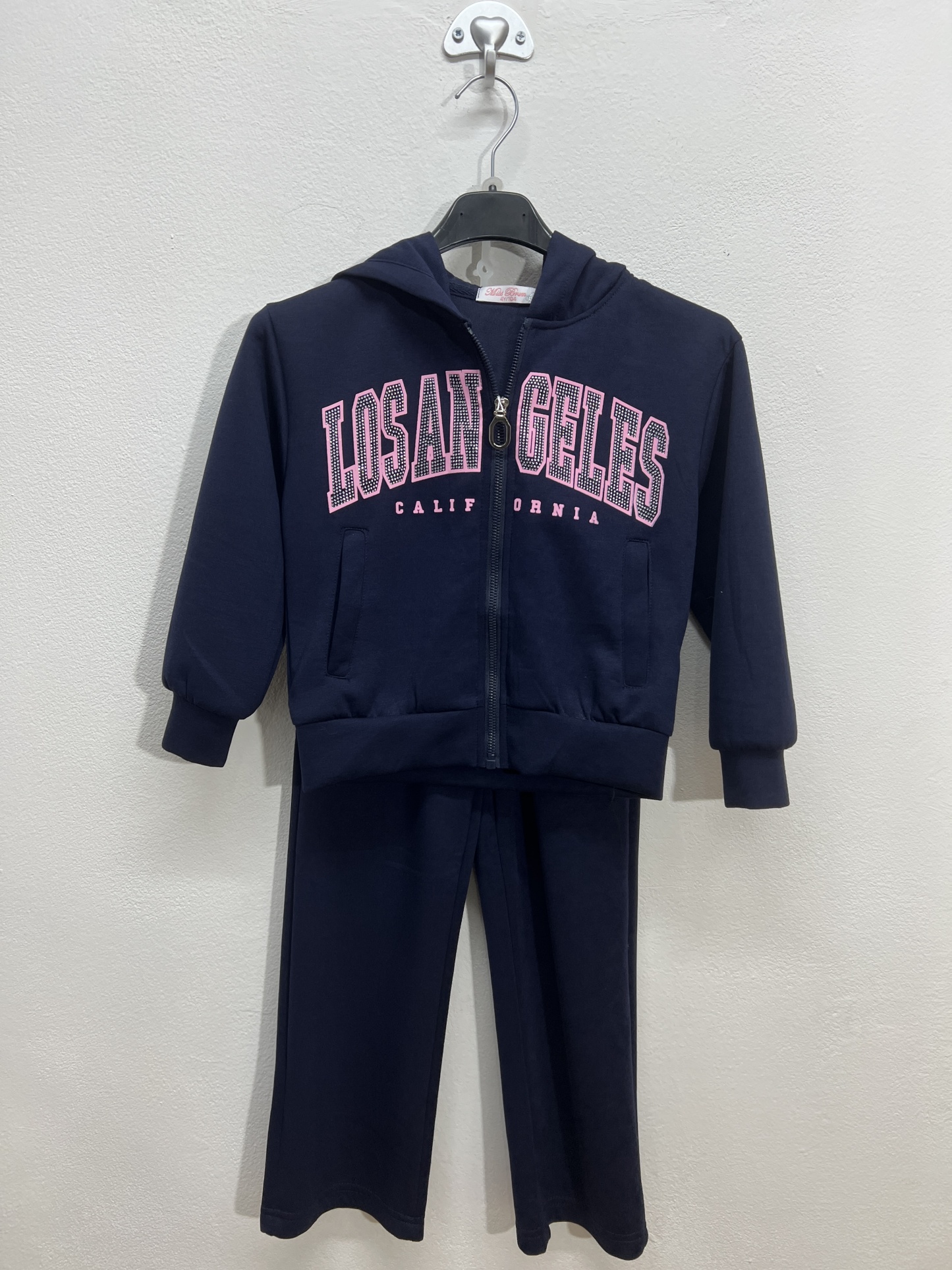 KA-1059 | Tuta con scritta brillantinato