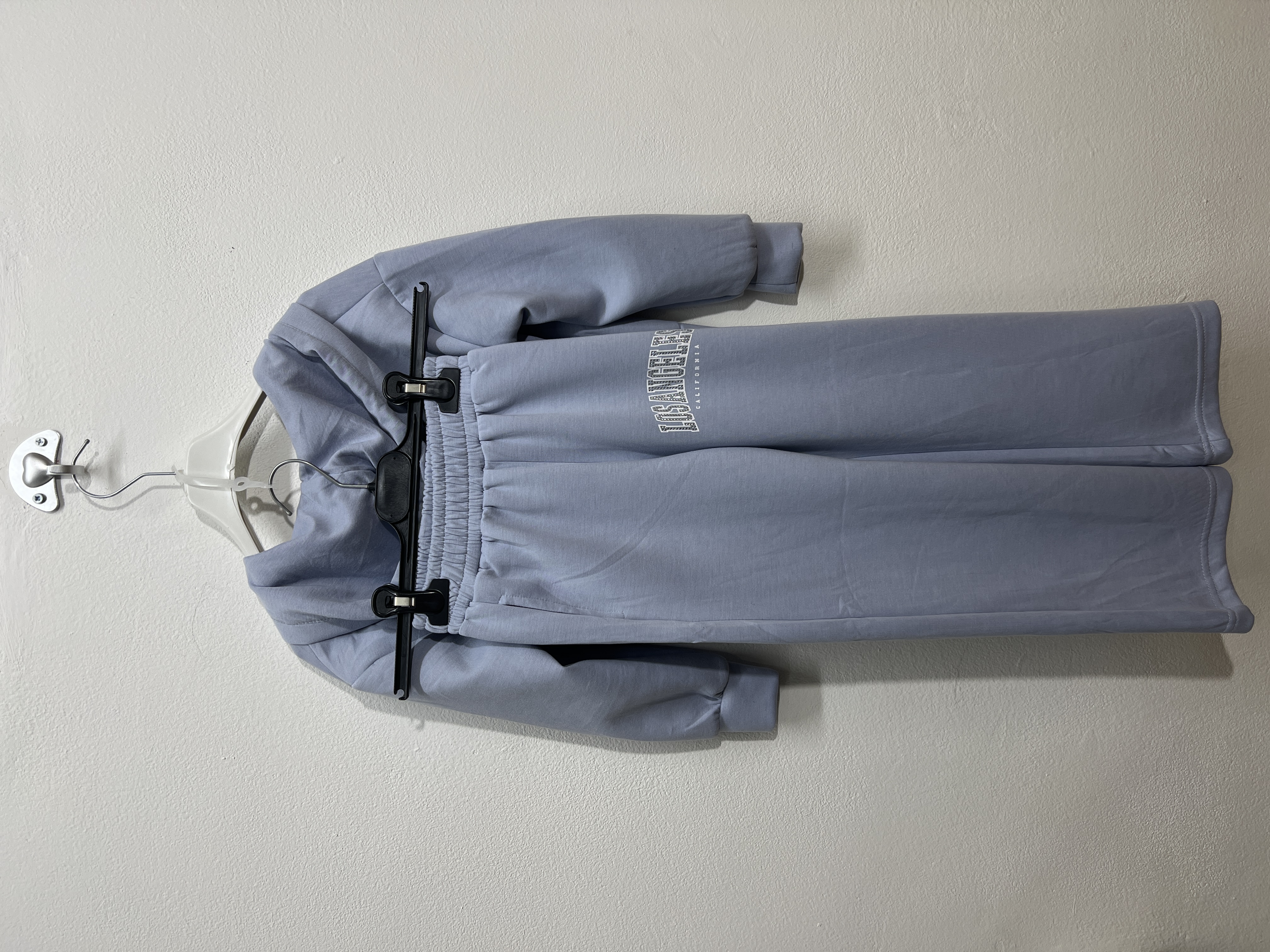 KA-1059 | Tuta con scritta brillantinato