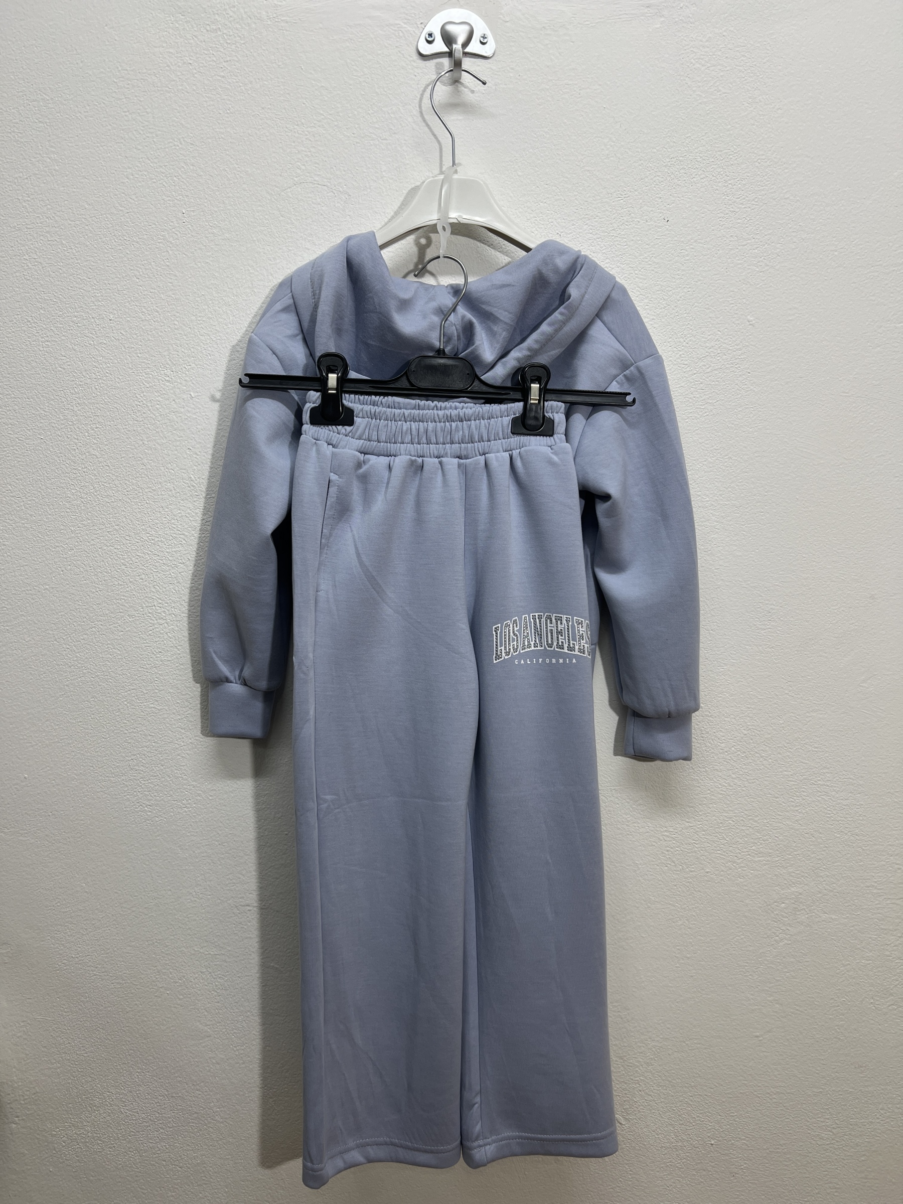 KA-1059 | Tuta con scritta brillantinato