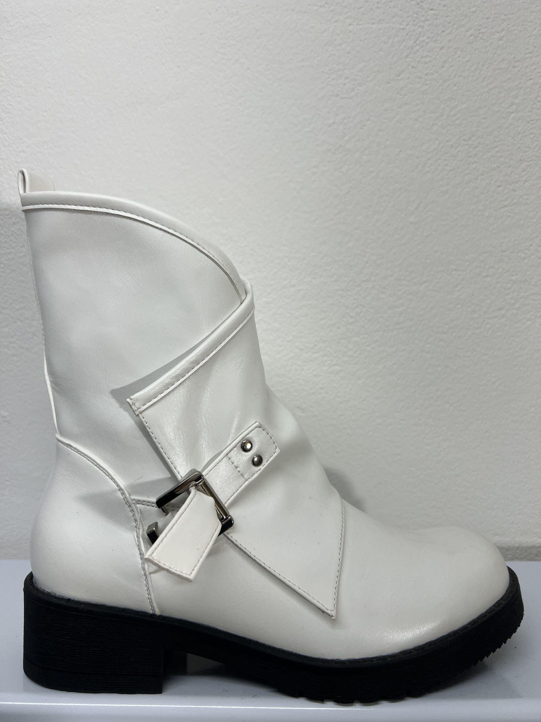 Q9AX18110-12 | Stivaletti in pelle 