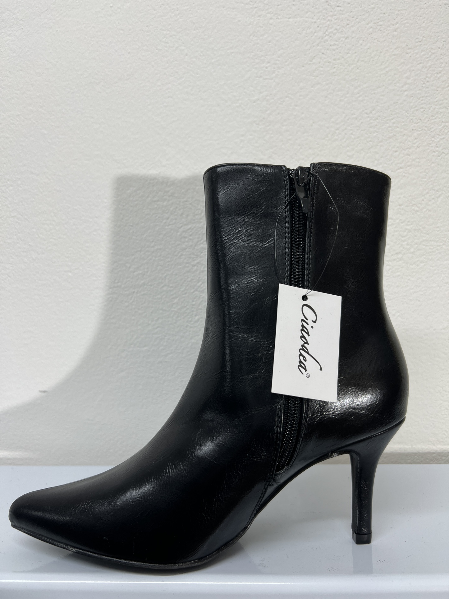 2P5C | Stivaletto in pelle con tacco sottile 