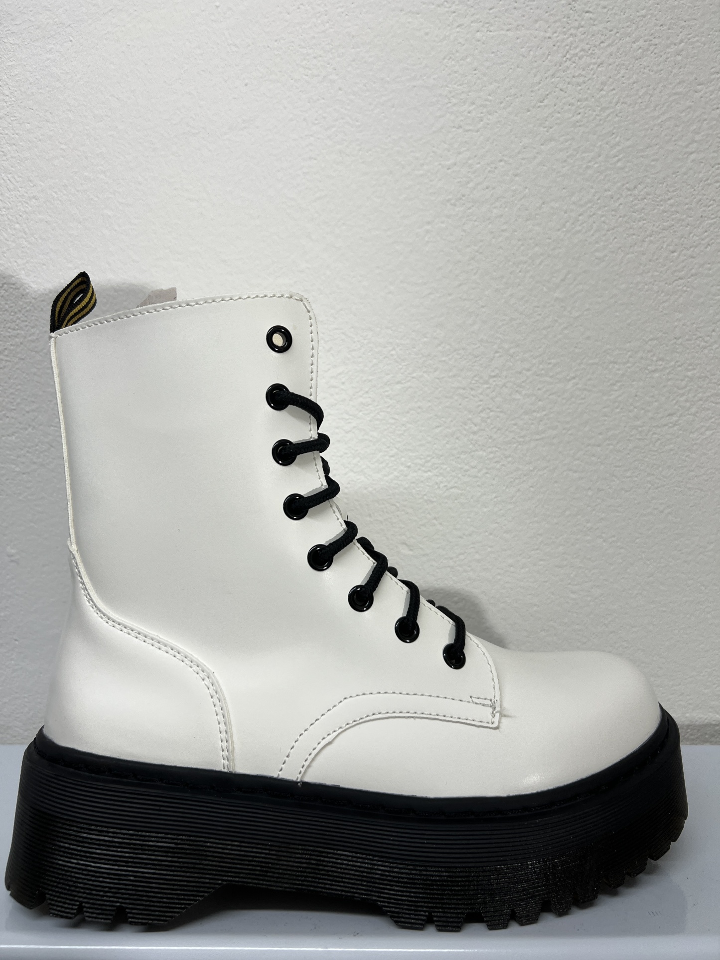 N9AX1929 | Stivaletti con rialzo semplice 