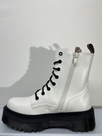 N9AX1929 | Stivaletti con rialzo semplice 