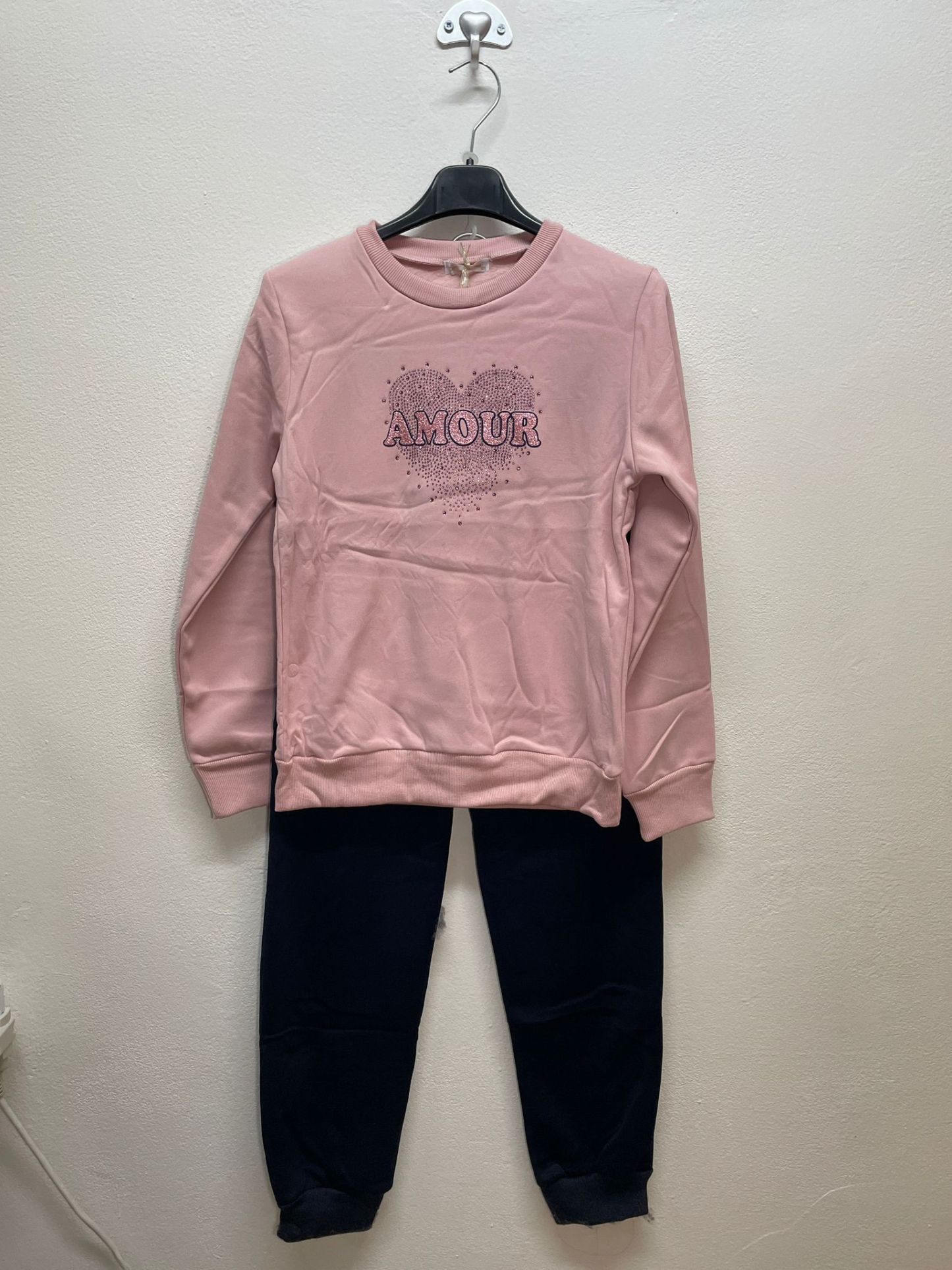 XBA9355 | Tuta con cuore brillantinato 