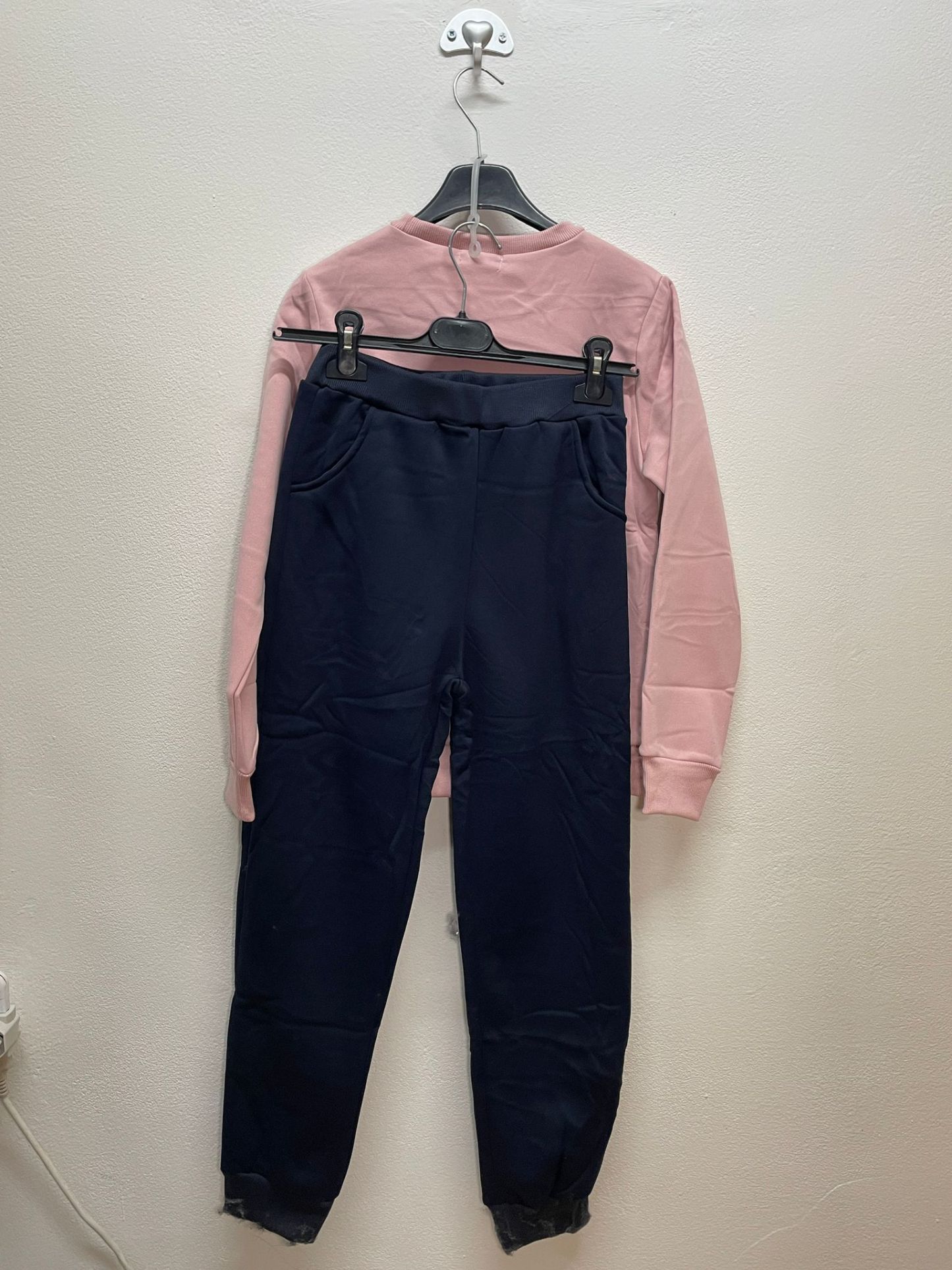 XBA9355 | Tuta con cuore brillantinato 