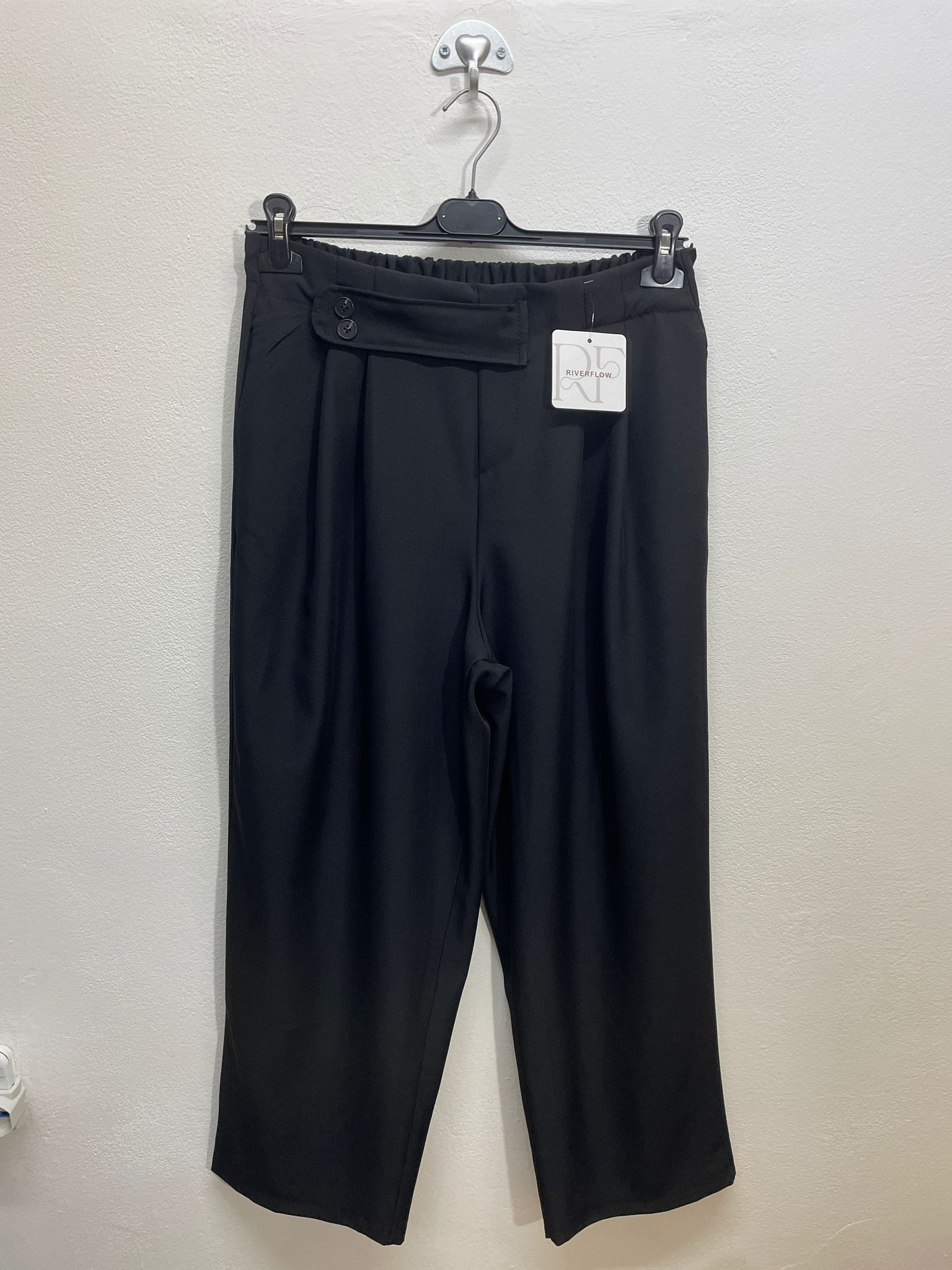 M12671 | PANTALONE CON BOTTONCINI