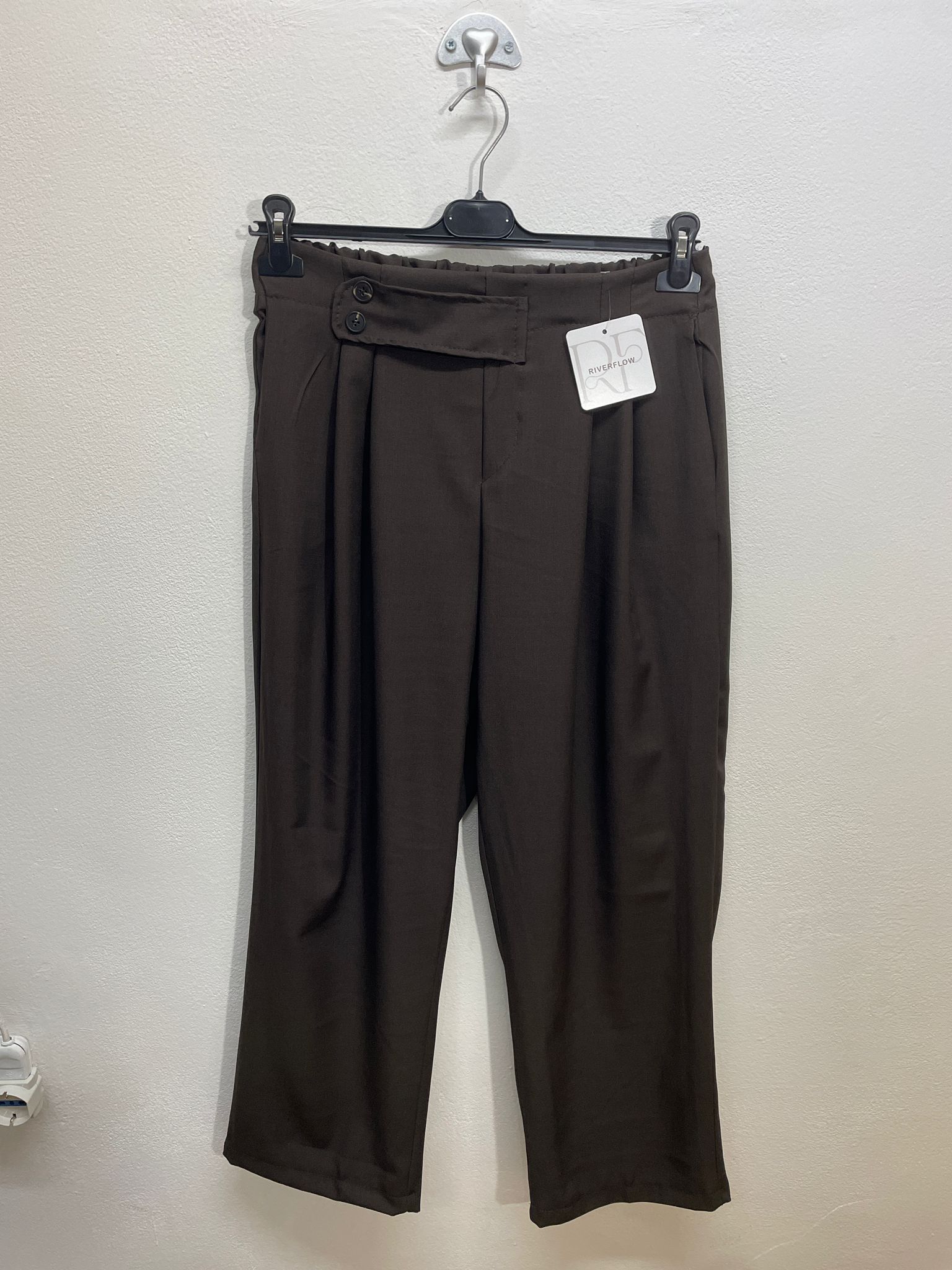 M12671 | PANTALONE CON BOTTONCINI