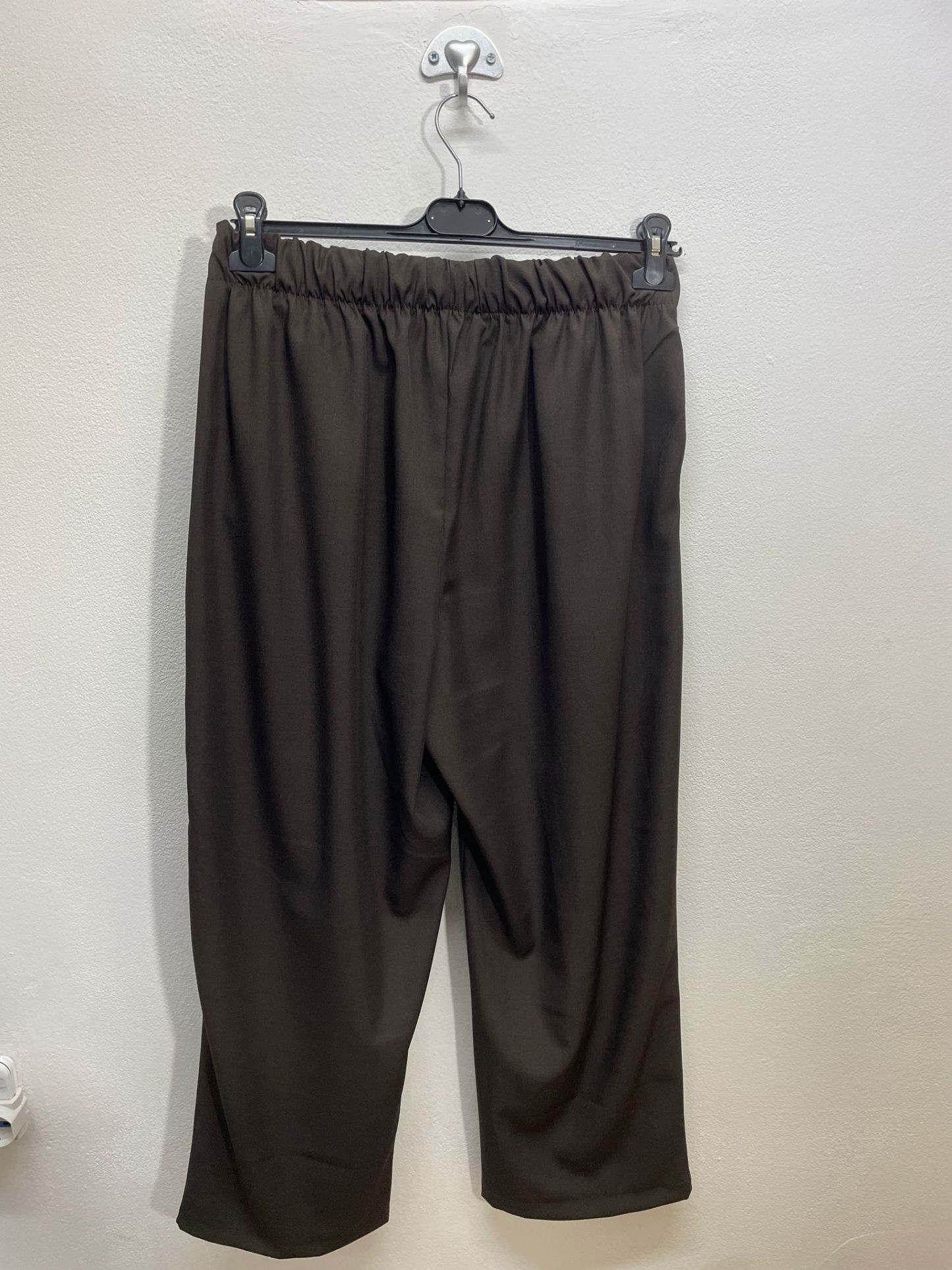 M12671 | PANTALONE CON BOTTONCINI