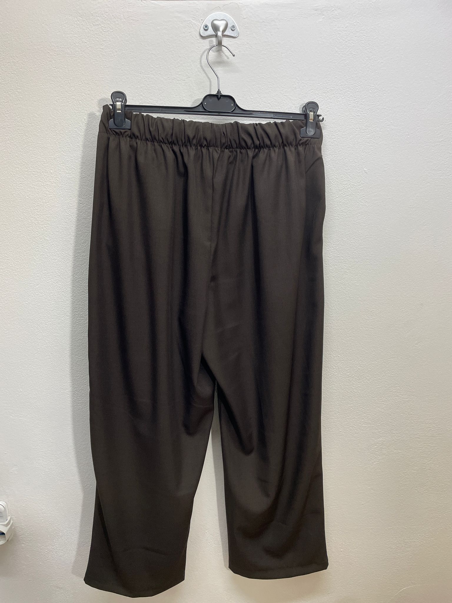 M12671 | PANTALONE CON BOTTONCINI