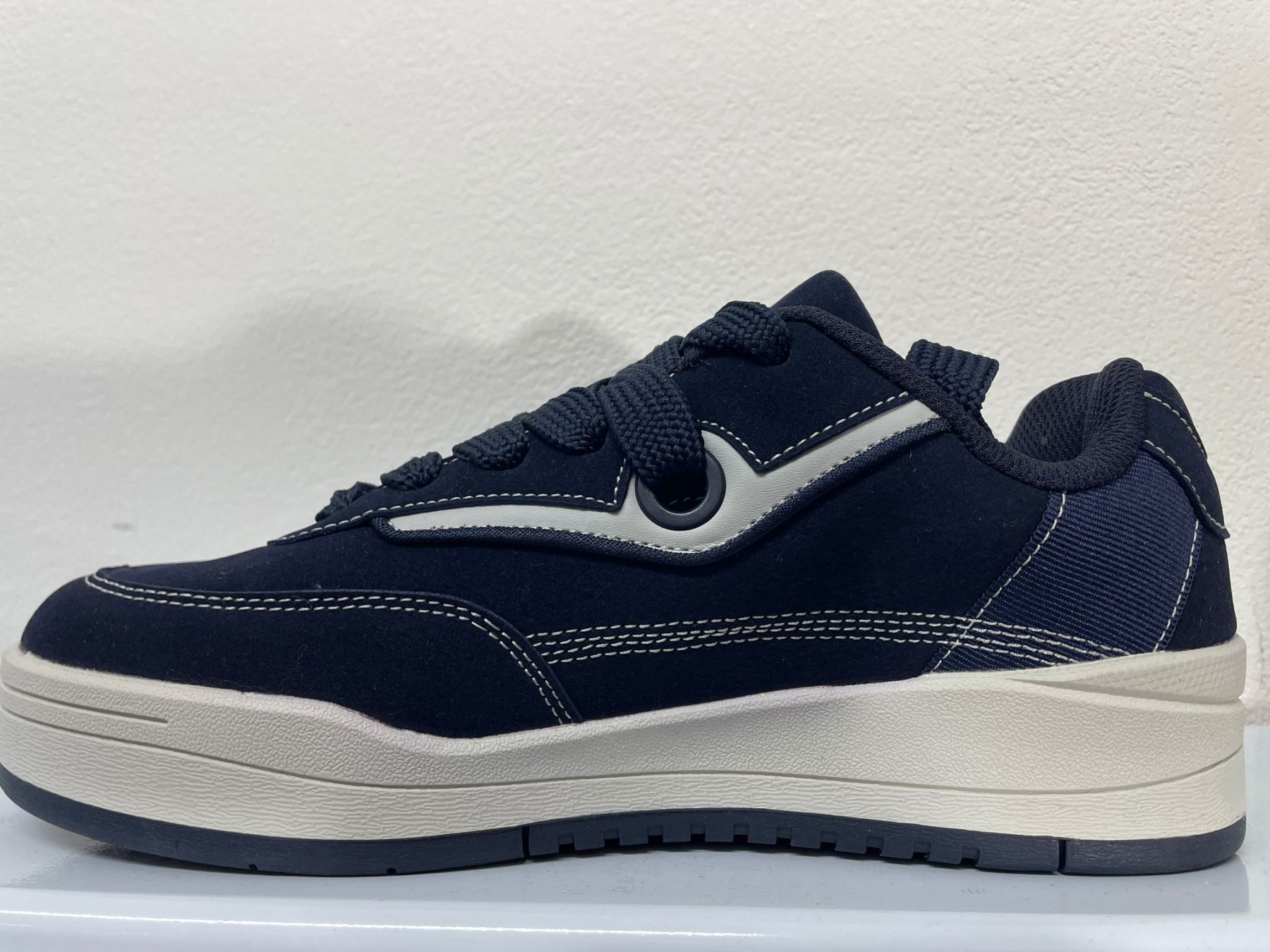 R822-B | Sneaker con laccio doppio