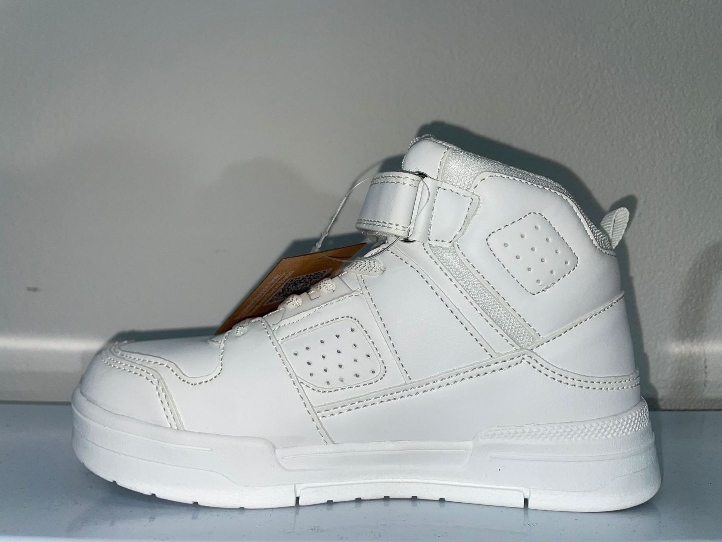 VT055-B# | Scarpette alte con strappo 