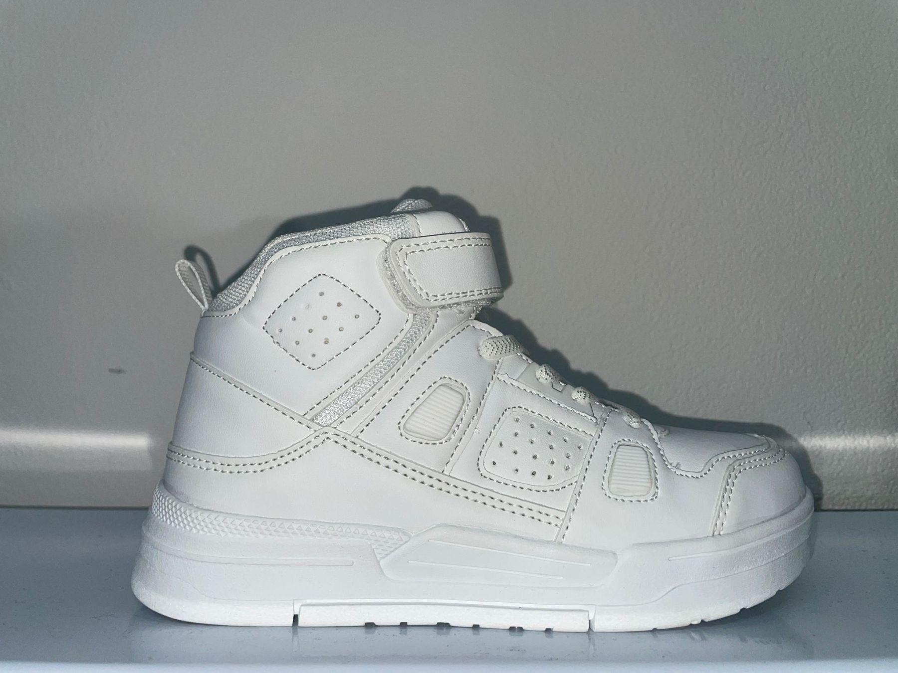 VT055-B# | Scarpette alte con strappo 