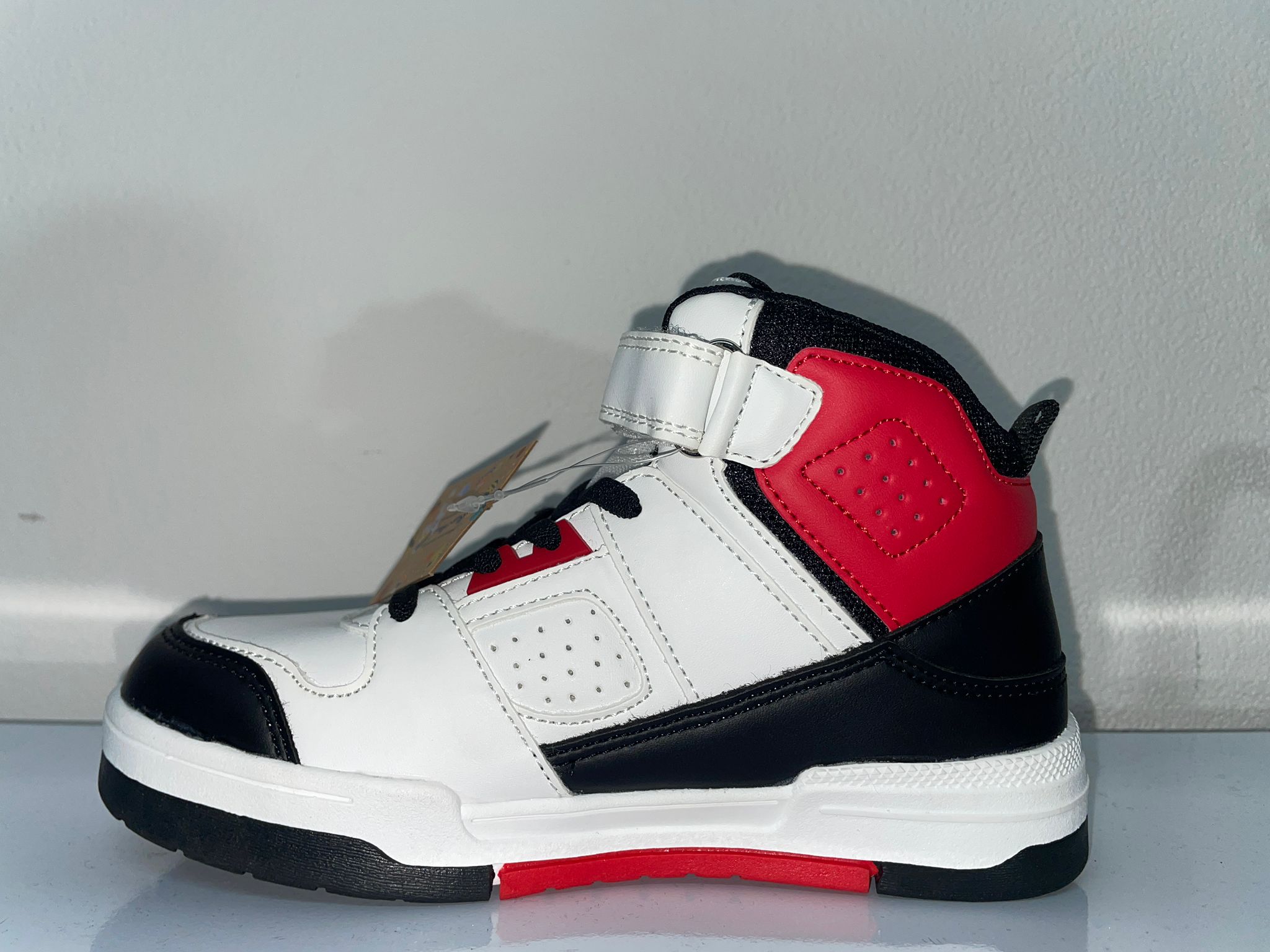 VT055-B# | Scarpette alte con strappo 