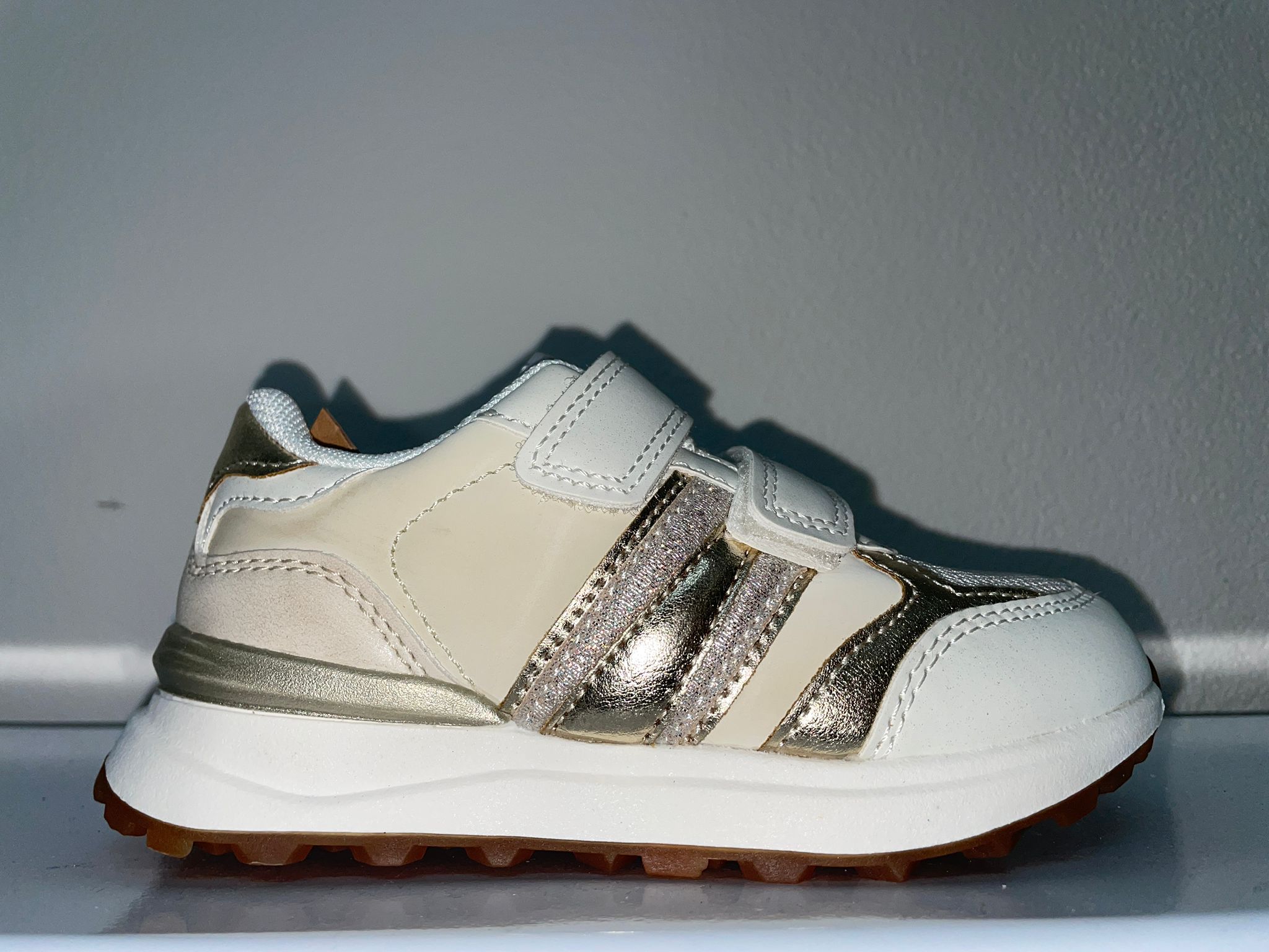 VT021-M# | Scarpette brillantinate con lo strappo