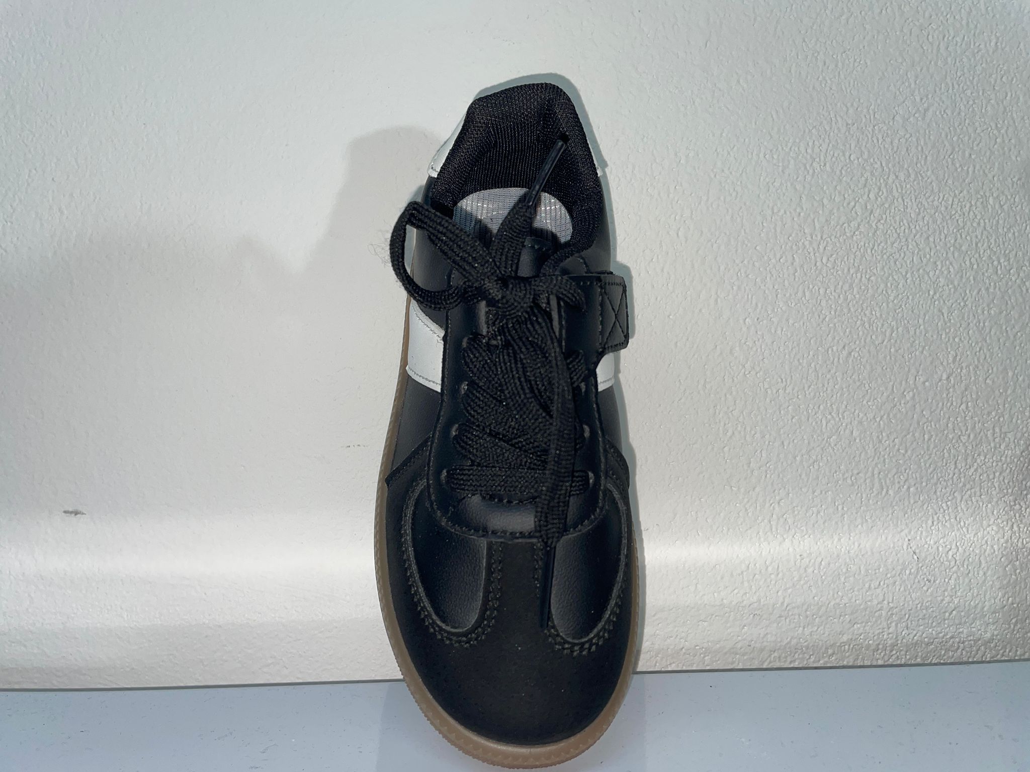 C809 | Scarpetta con strisce di lato