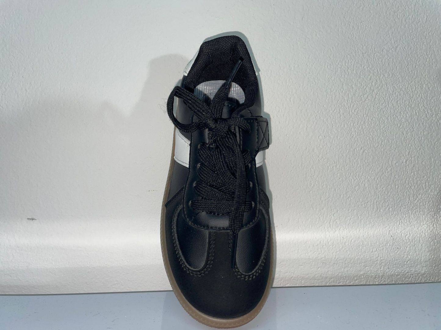 C809 | Scarpetta con strisce di lato