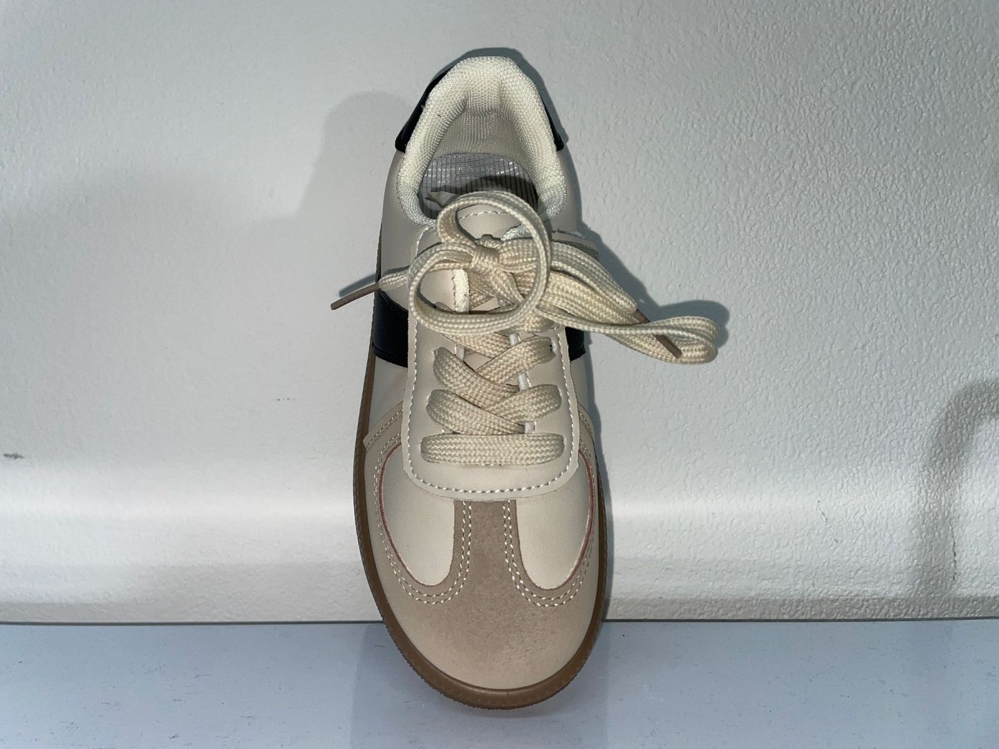 C809 | Scarpetta con strisce di lato