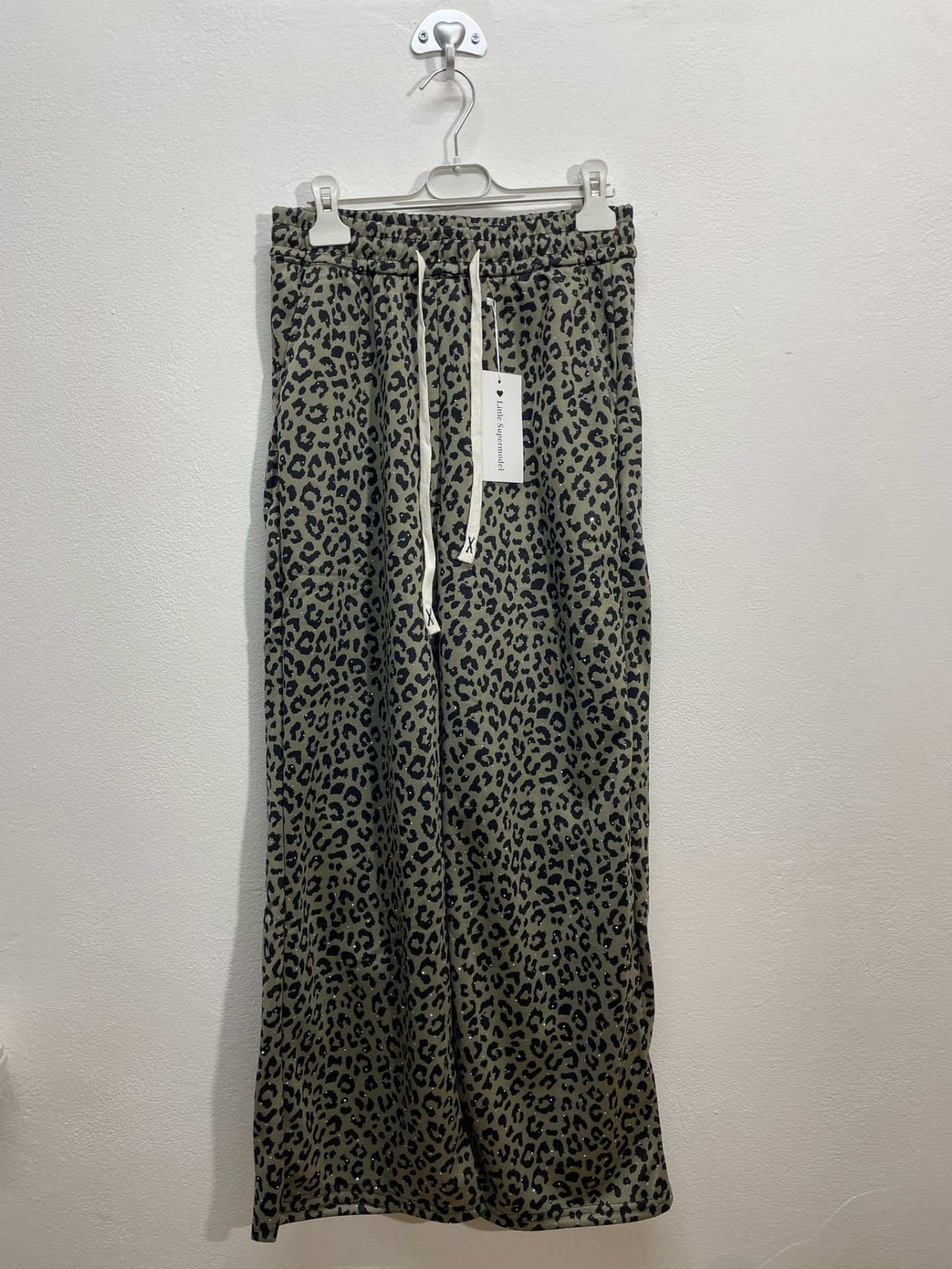 YV5376 | Pantalone tuta leopardato brillantinato