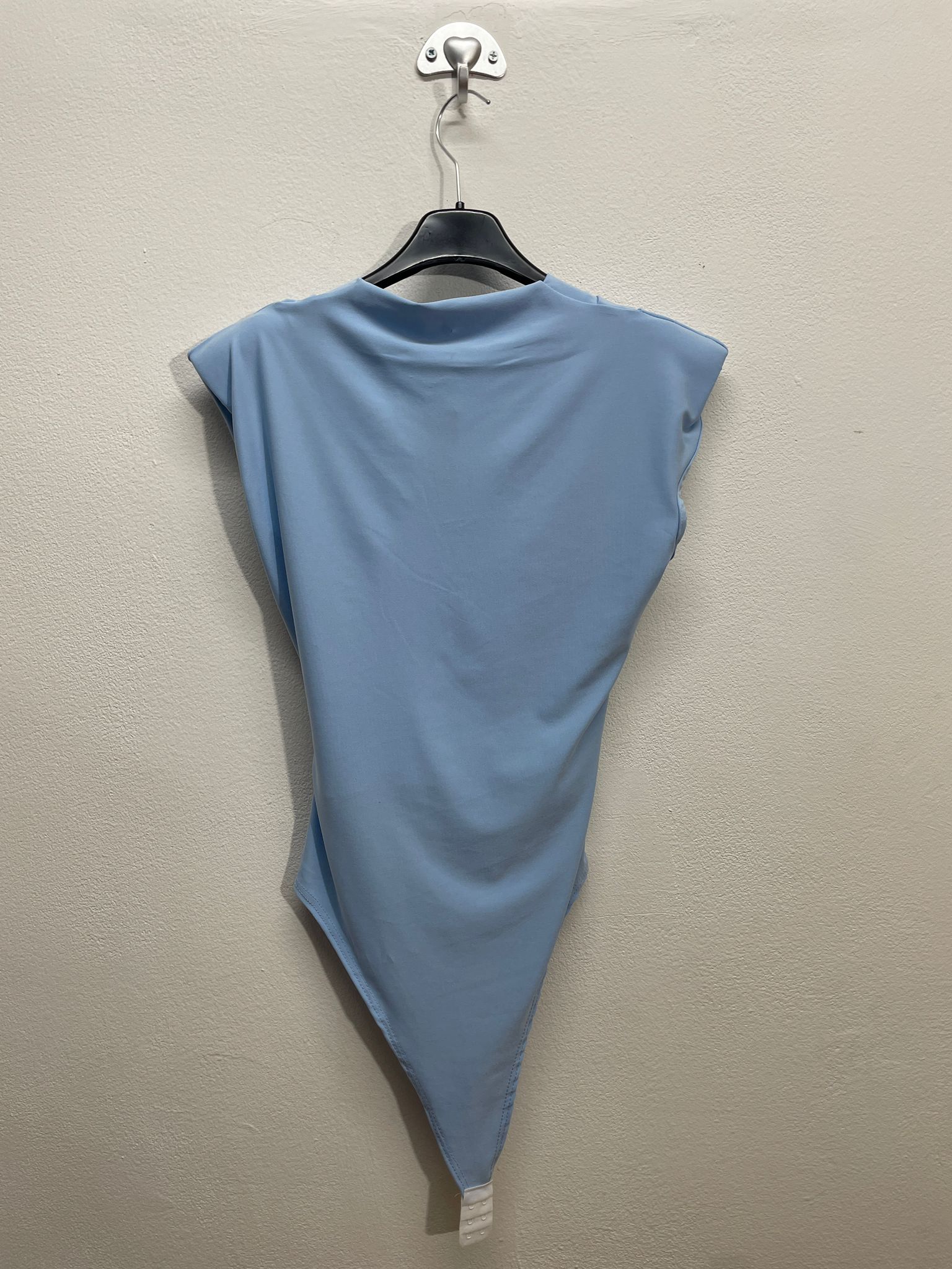 16637 |  Taglia unica body con spalle integrate scollo V