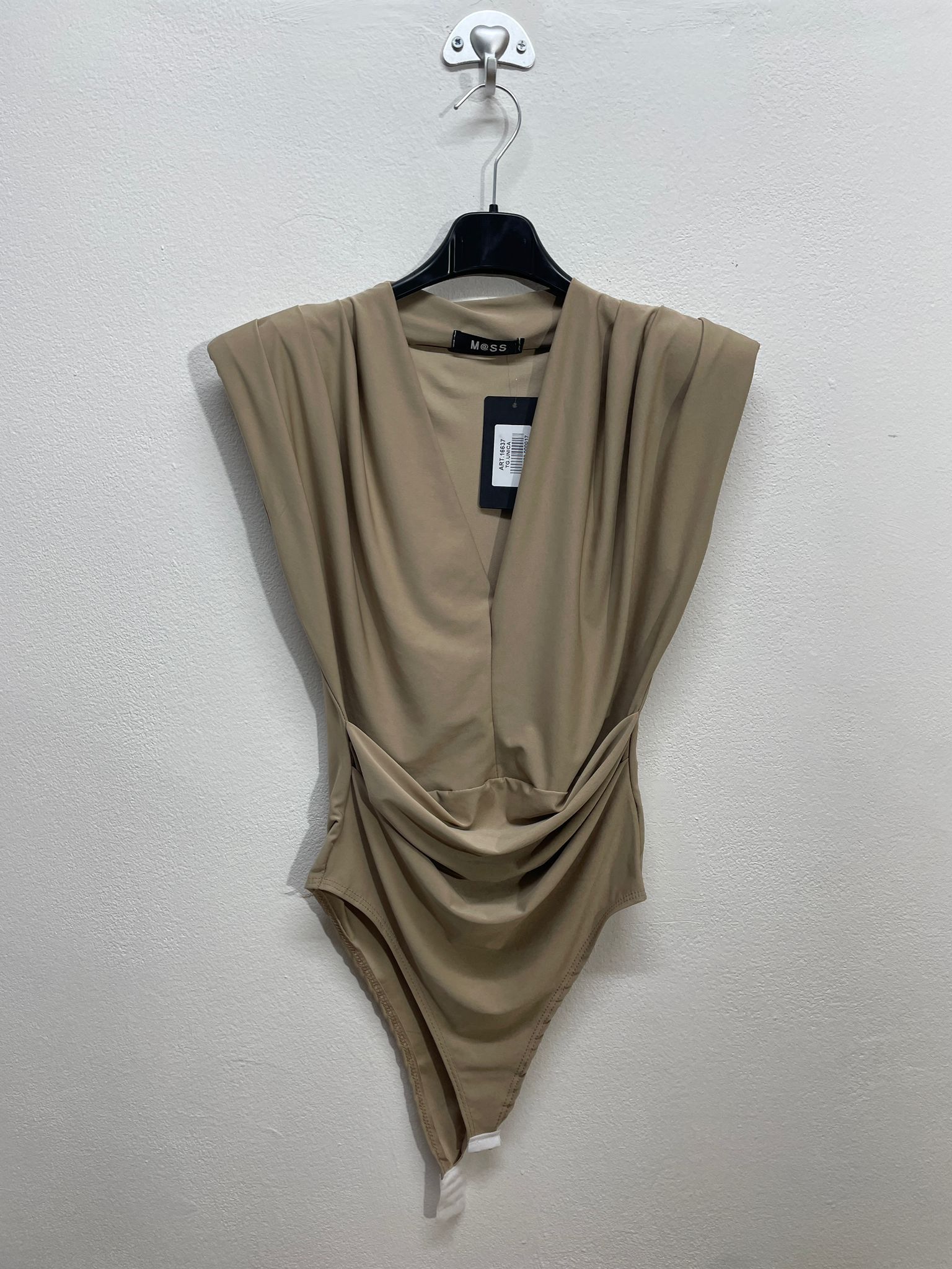 16637 |  Taglia unica body con spalle integrate scollo V