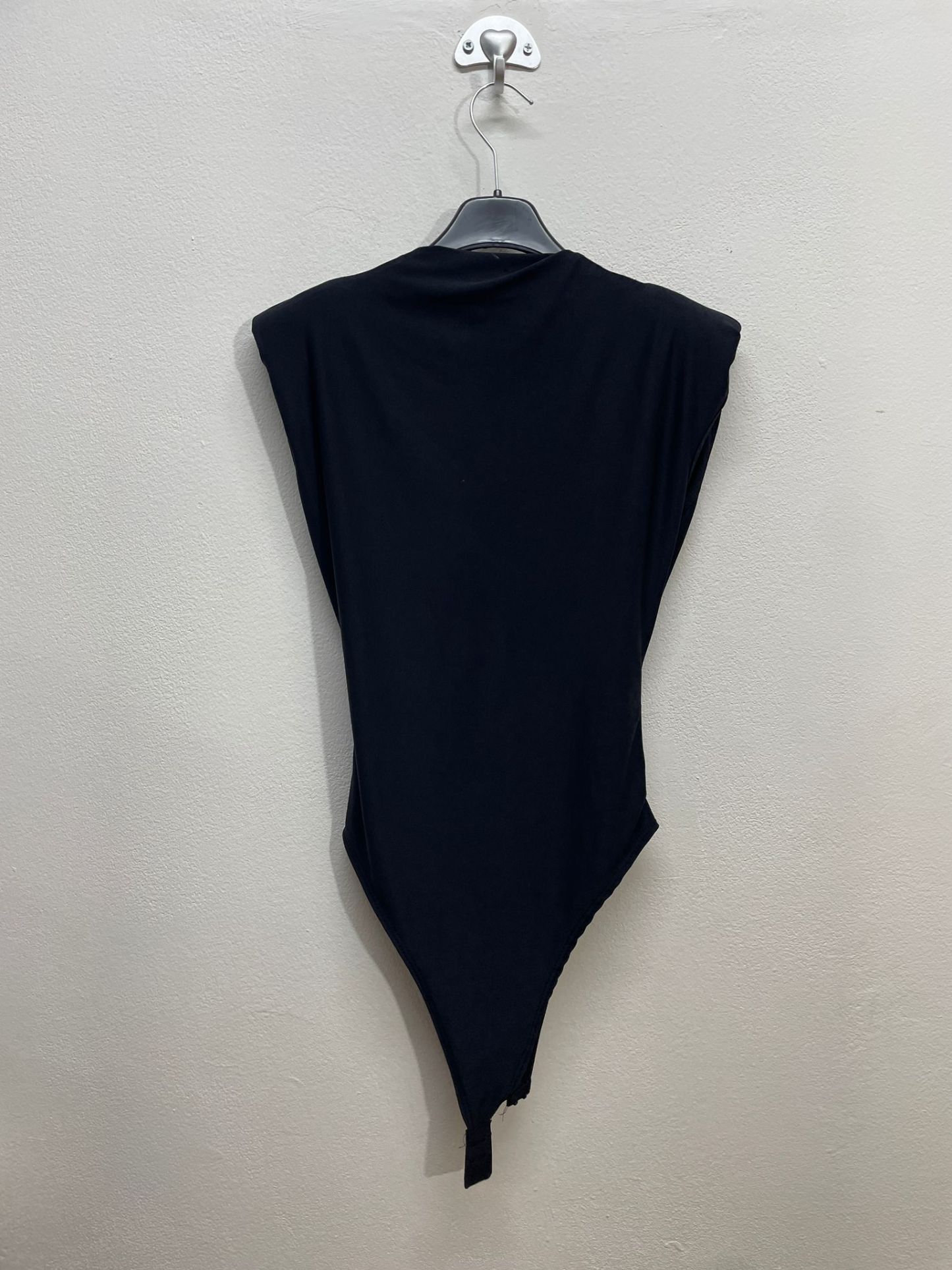 16637 |  Taglia unica body con spalle integrate scollo V