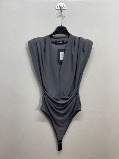 16637 |  Taglia unica body con spalle integrate scollo V