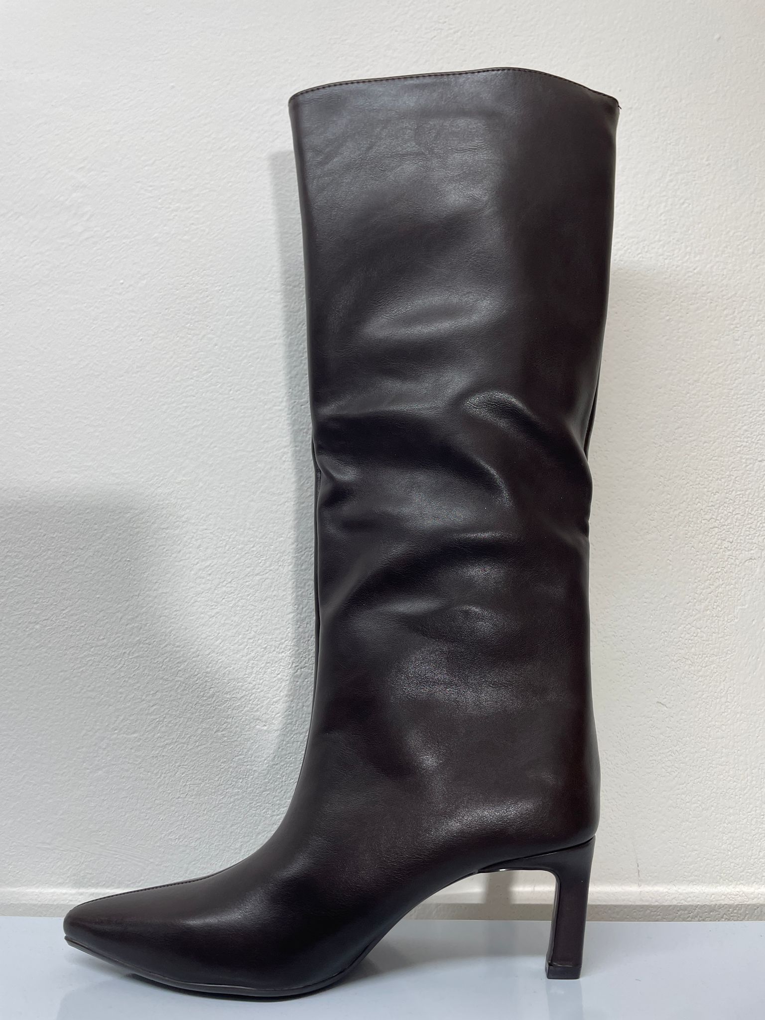 GAO47 | stivali lunghi di pelle con tacco bassso