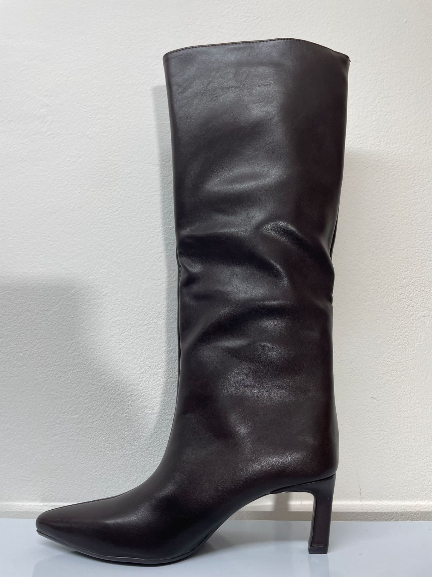 GAO47 | stivali lunghi di pelle con tacco bassso