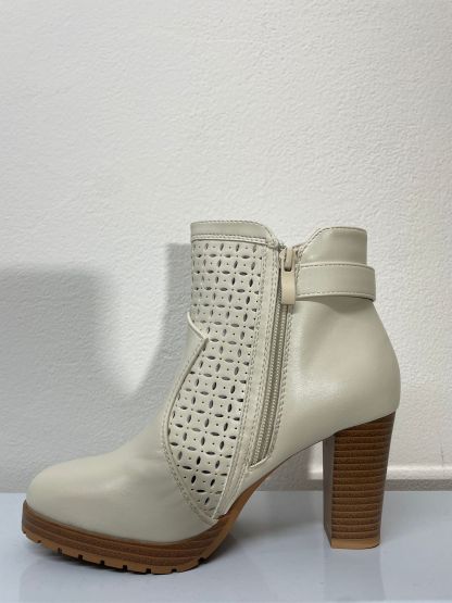 YL300. Stivali di pelle con tronchetto 