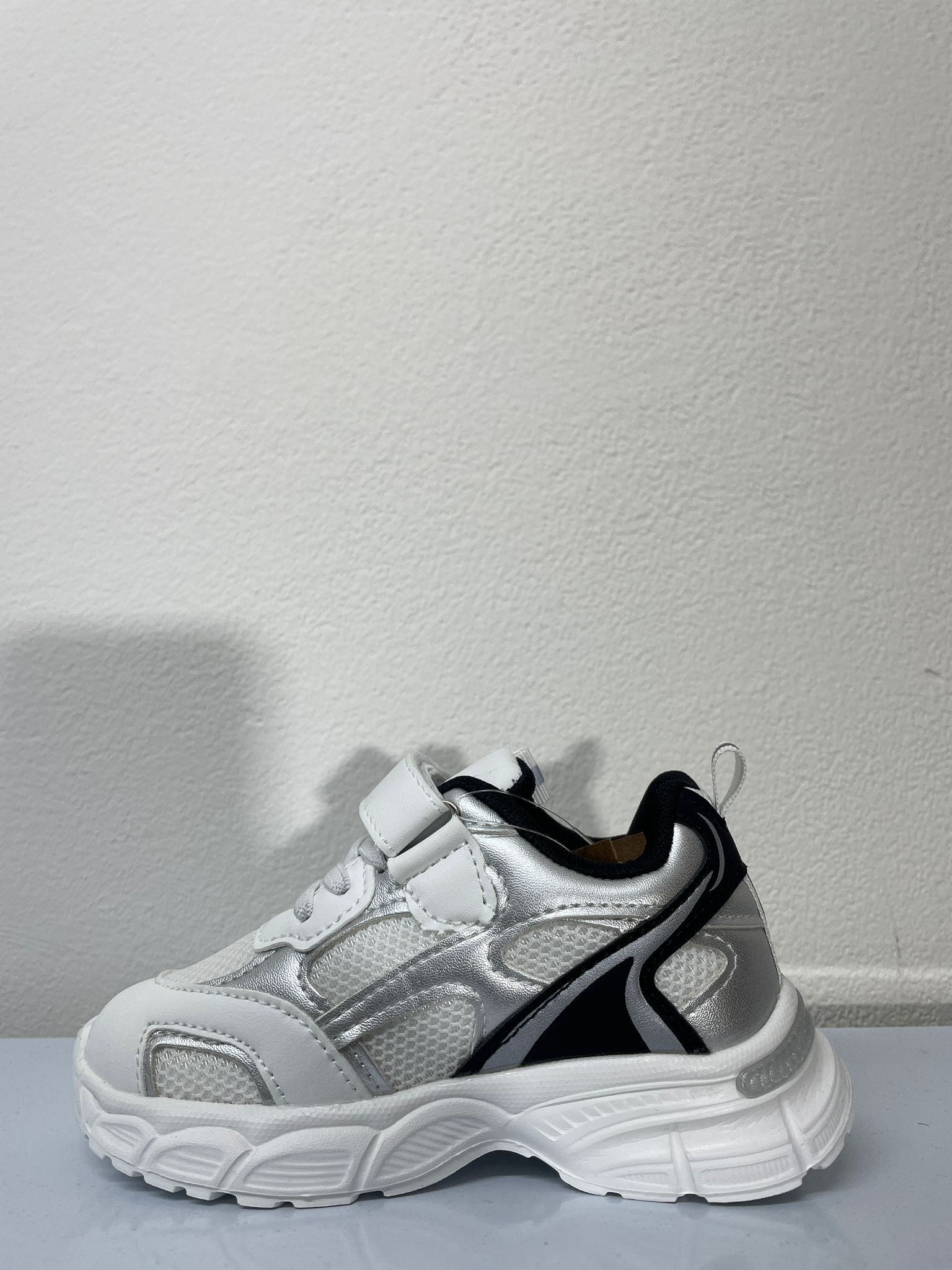 A1086-B scarpette da ginnastica con strappo 