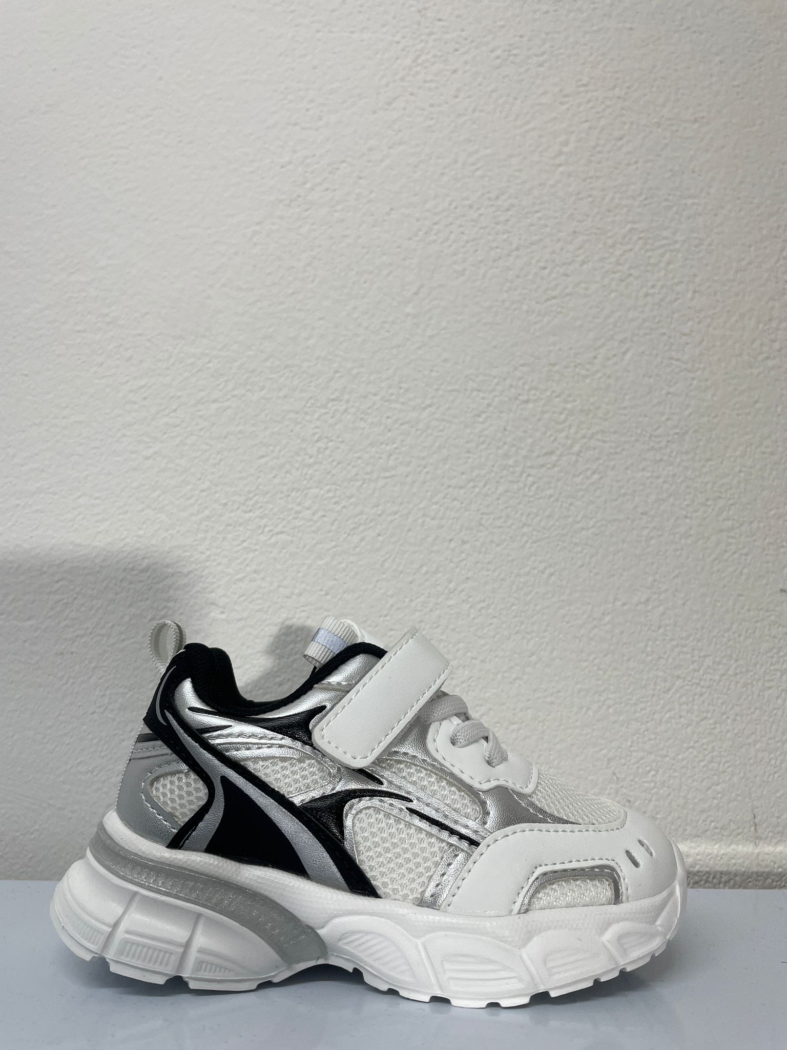 A1086-B scarpette da ginnastica con strappo 