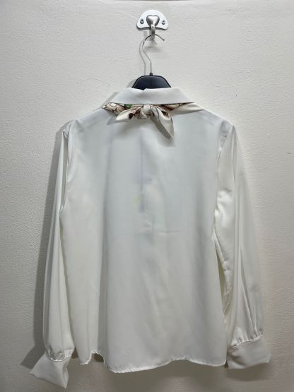 38609 | Blusa con foulard fantasia