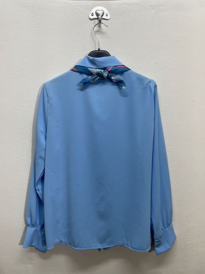 38609 | Blusa con foulard fantasia