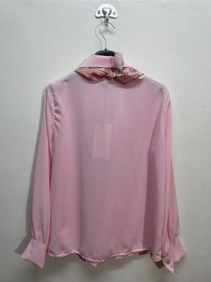 38609 | Blusa con foulard fantasia