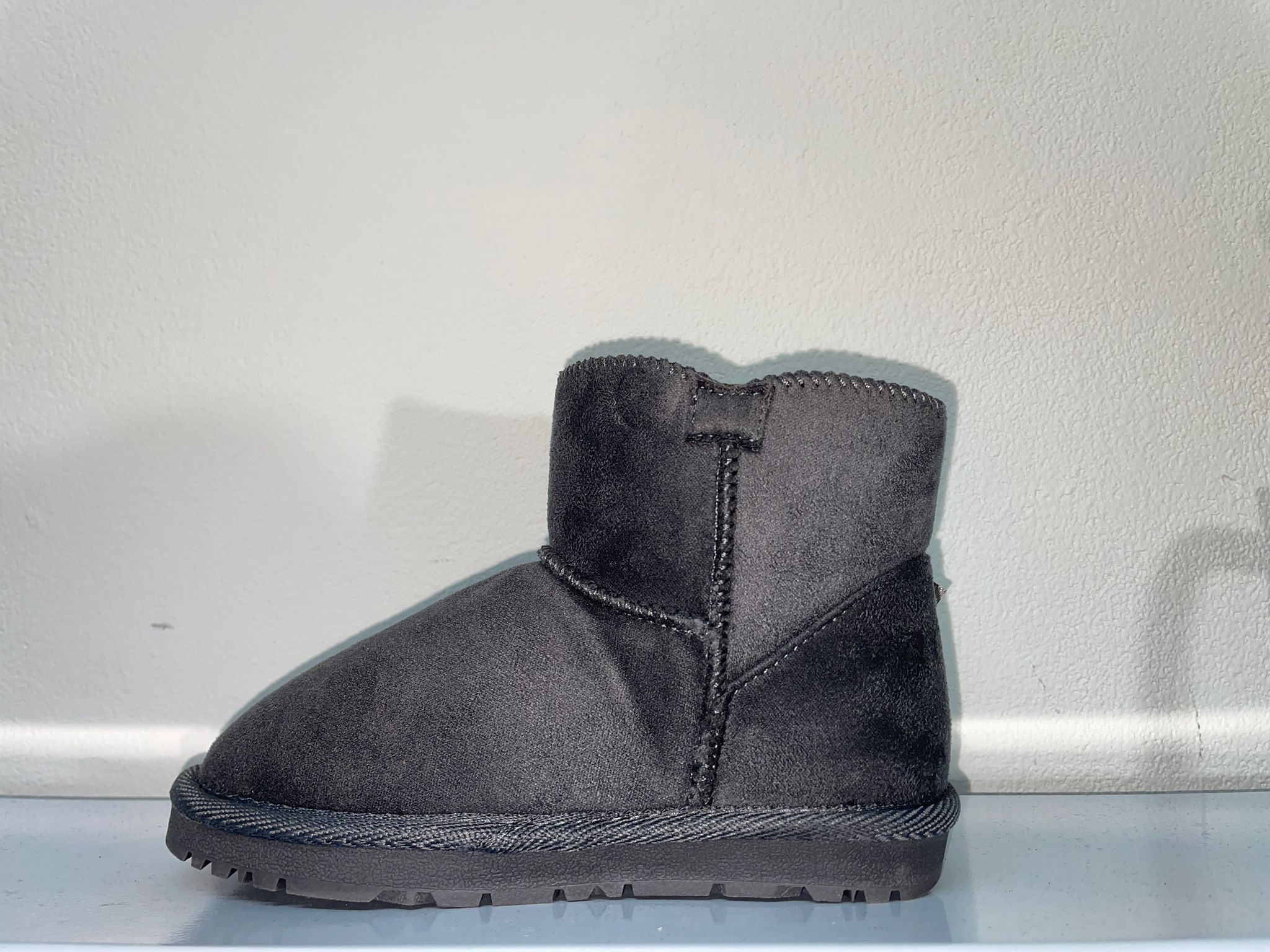 G9022 | Stivaletti in camoscio di lana