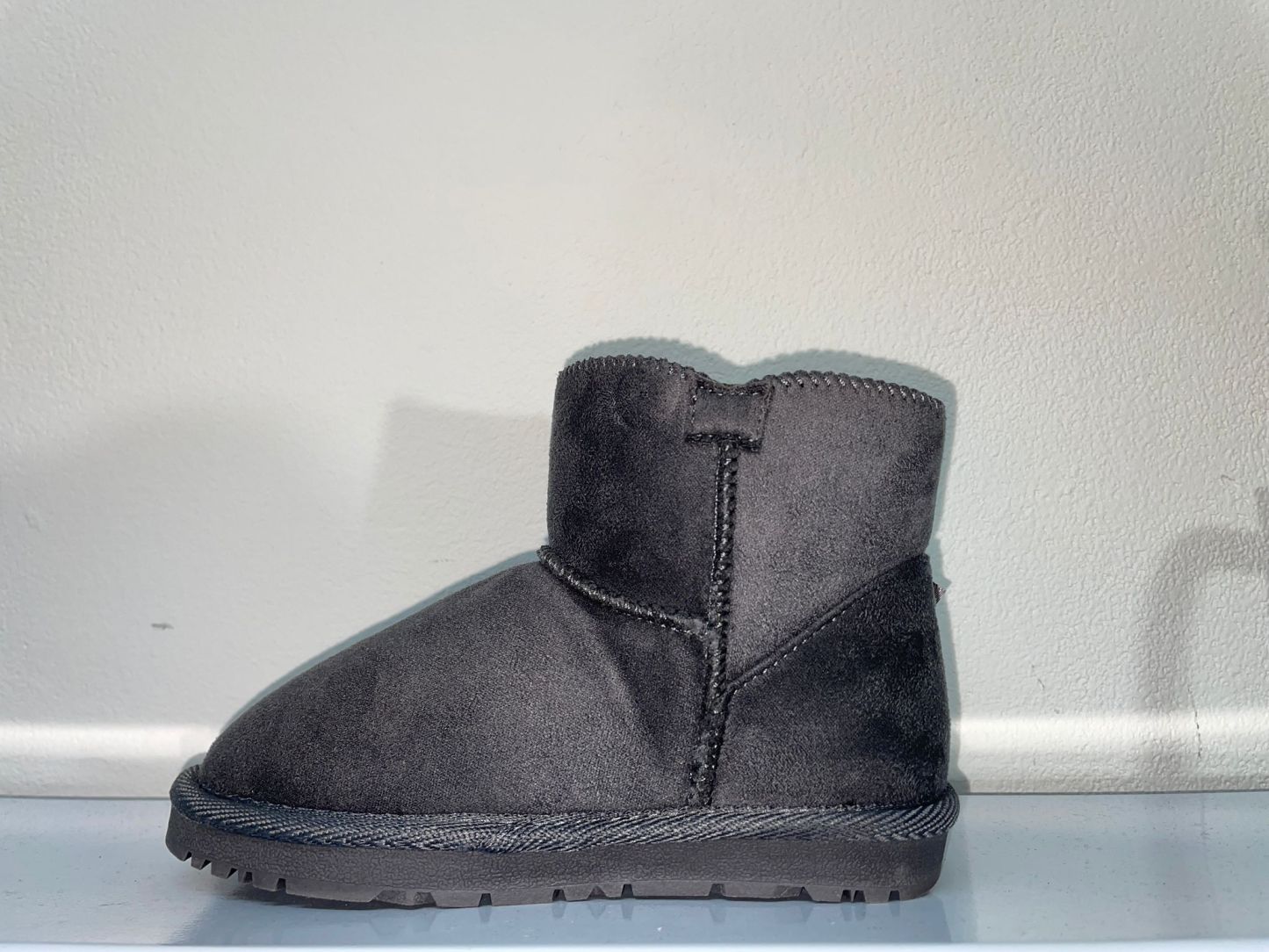 G9022 | Stivaletti in camoscio di lana