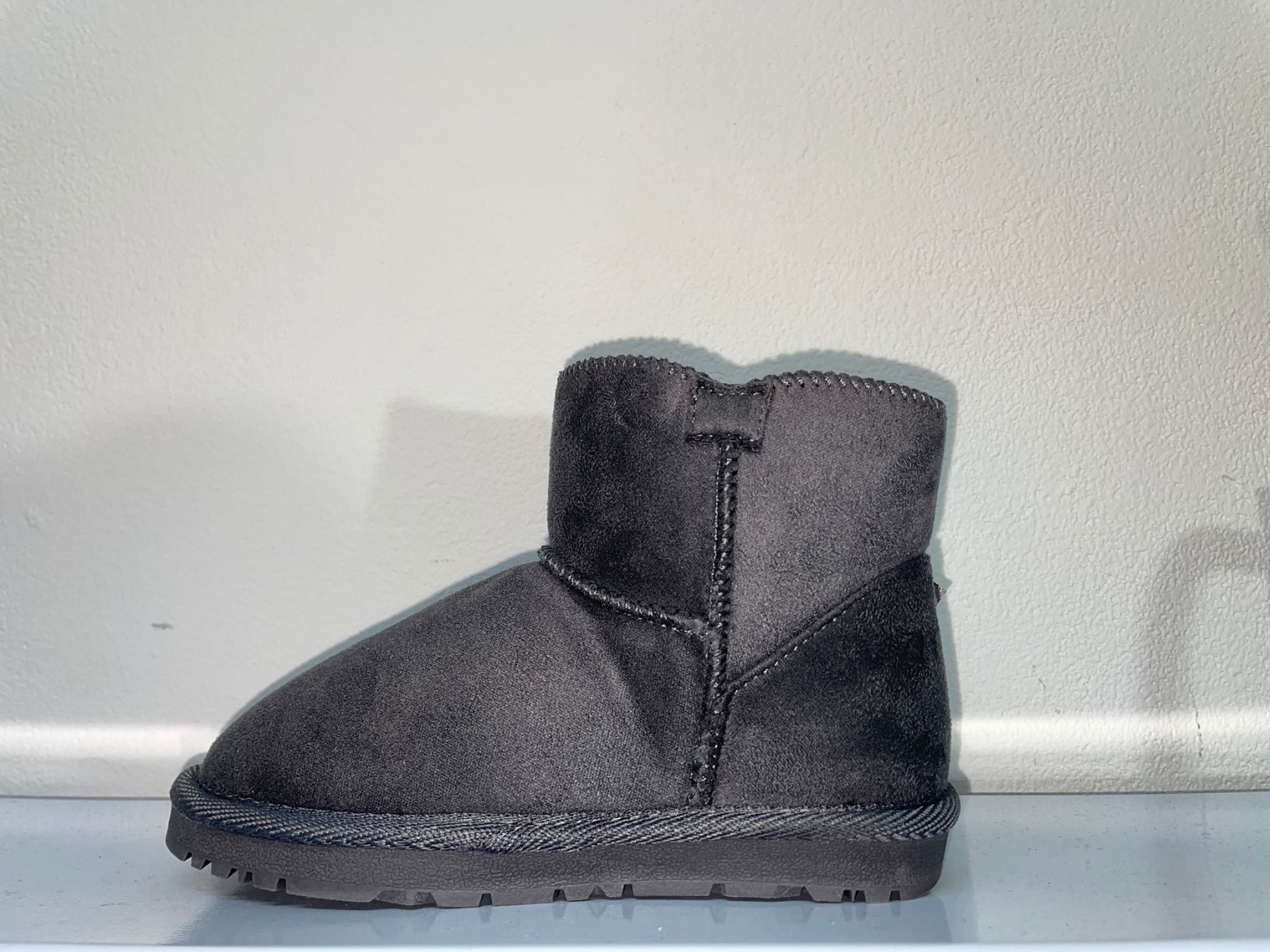 G9022 | Stivaletti in camoscio di lana