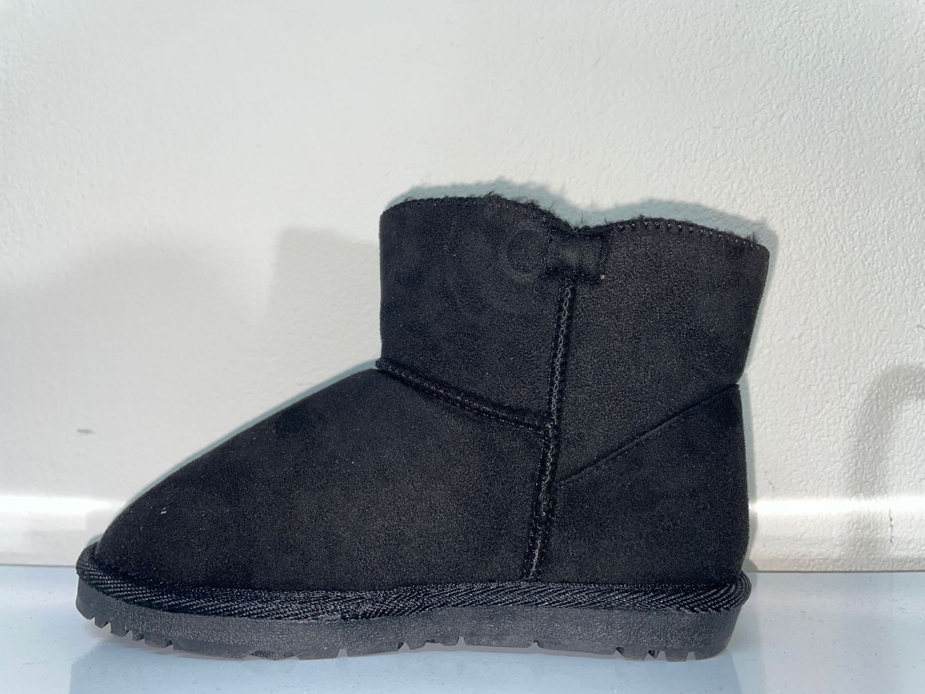 G9022 | Stivaletti in camoscio di lana