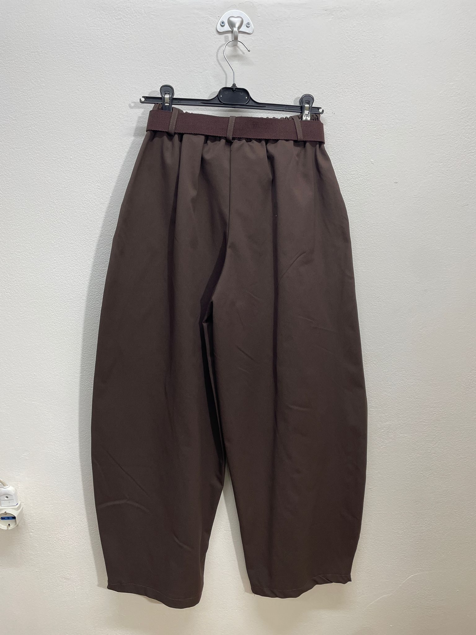 67400 | Pantalone a costine con cintura